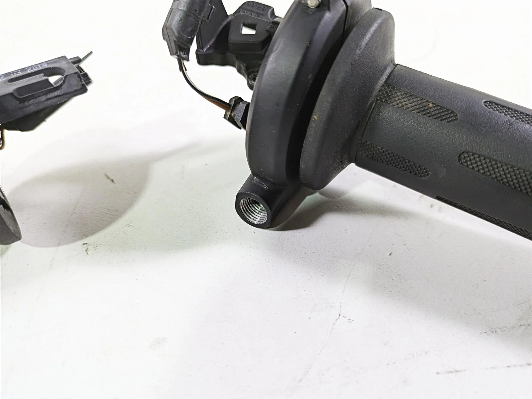 2014 BMW R nine T R9T K21 Left Right Heated Hand Grips 61317721851 61317714238 - Image 8