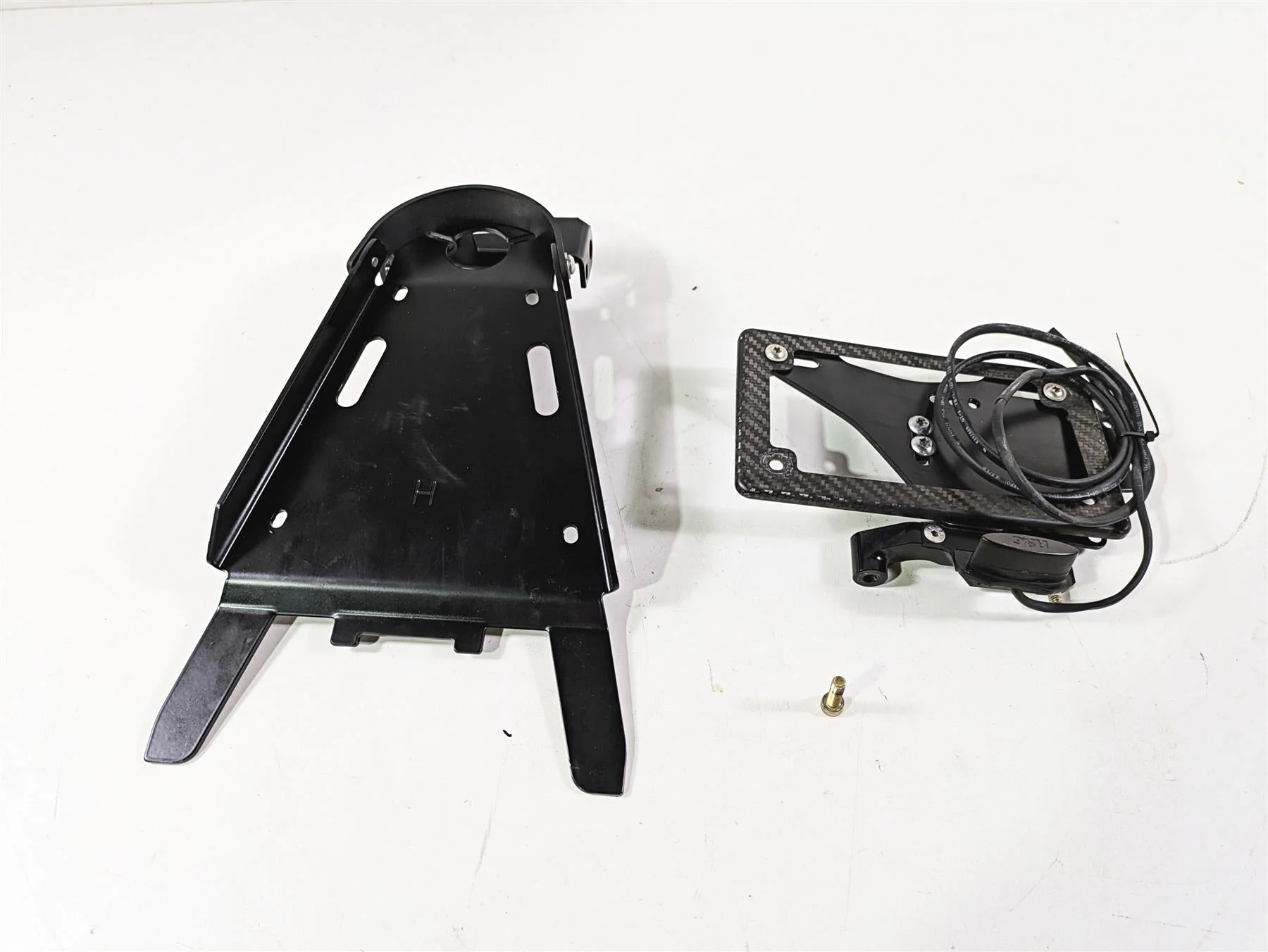 2014 BMW R nine T R9T K21 R&G Fender Eliminator Side Plate Holder Set LP0174BK - Image 3