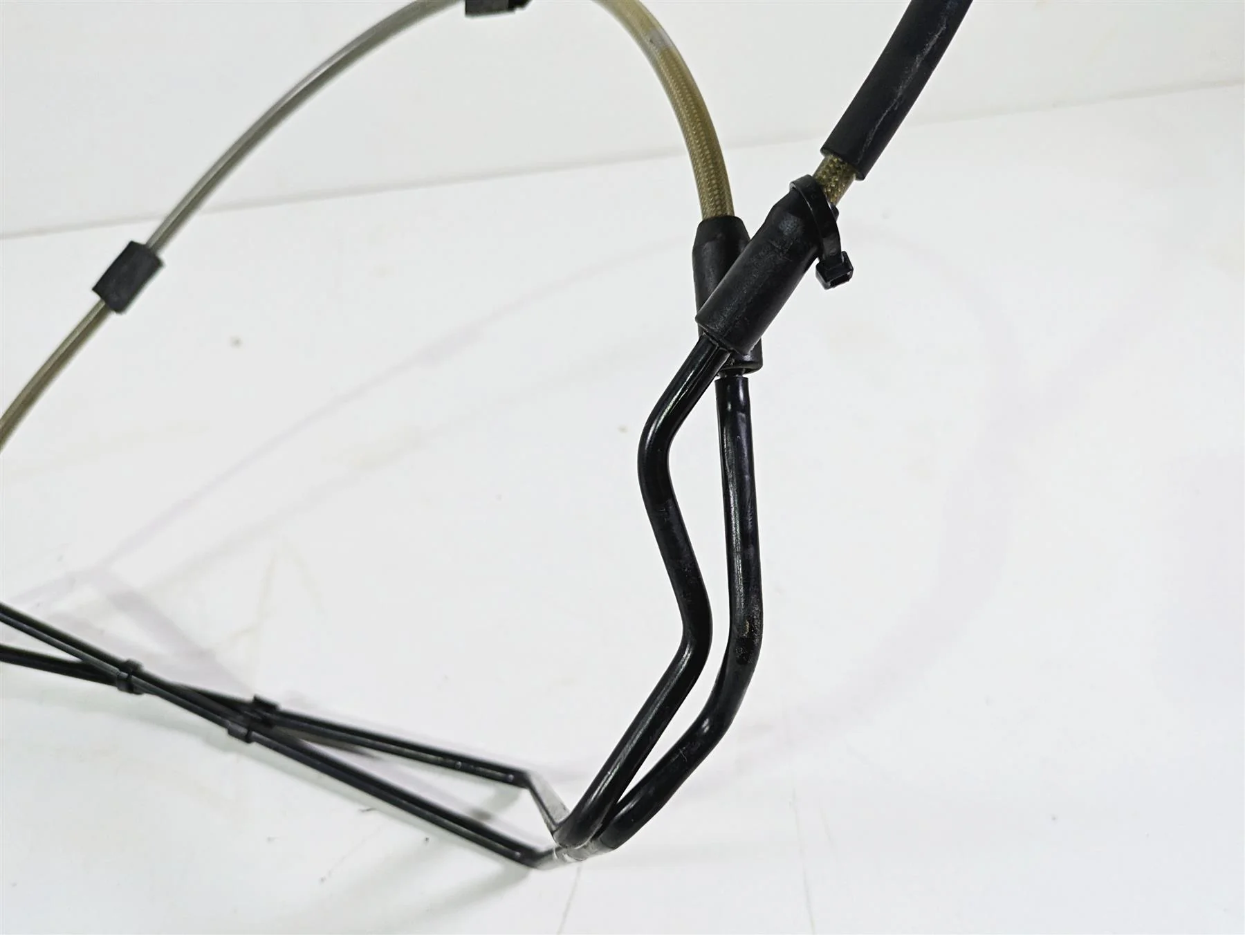 2014 BMW R nine T R9T K21 Rear Abs Brake Line Hose Set 34328533906 34328533936 - Image 9