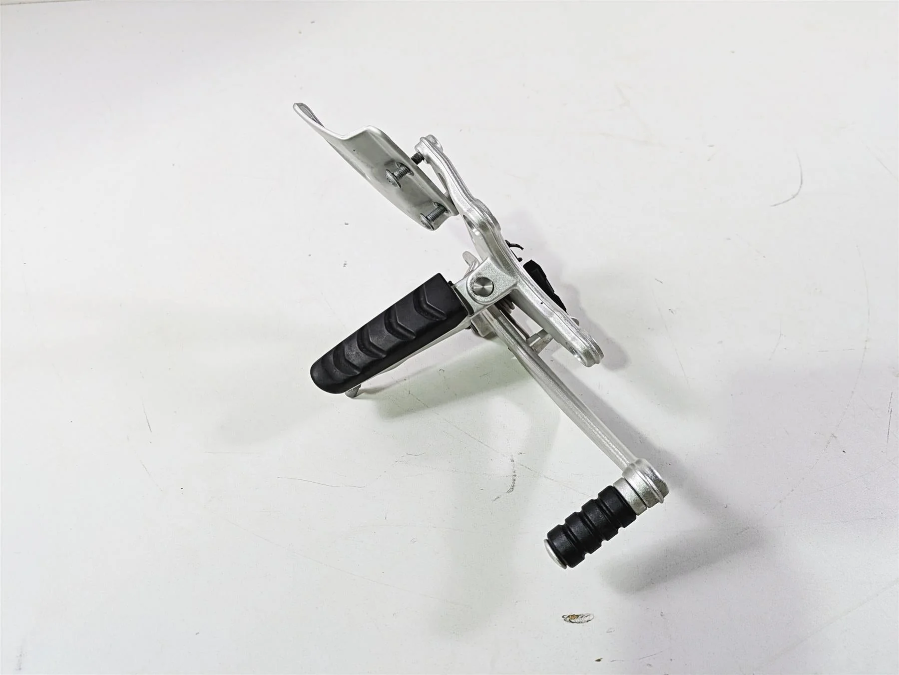 2014 BMW R nine T R9T K21 Right Front Rider Footpeg & Brake Pedal 46717671078 - Image 5