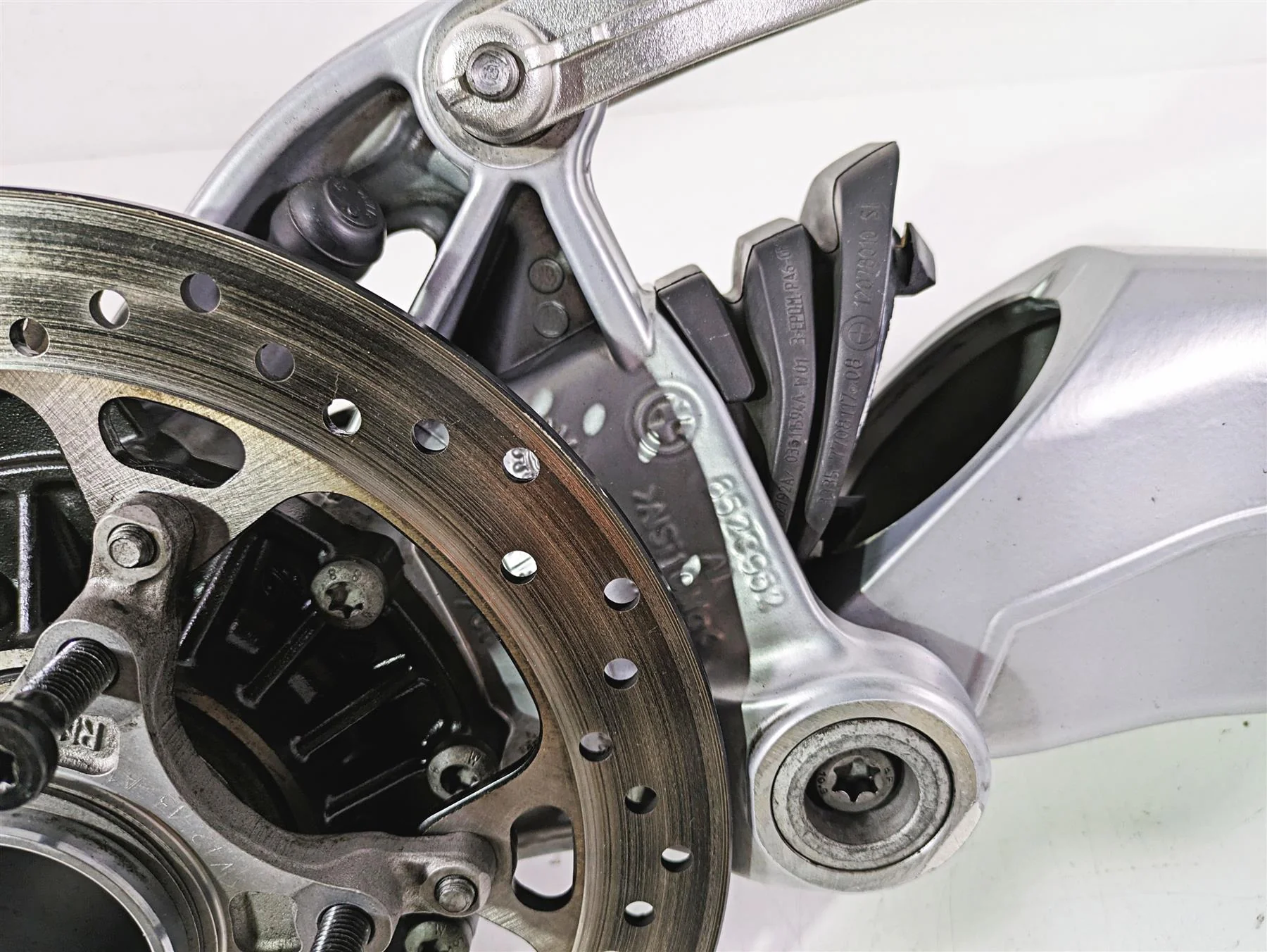 2014 BMW R1200 RT RTW K52 Differential Swingarm Driveshaft 33K 33748544980 - Image 12