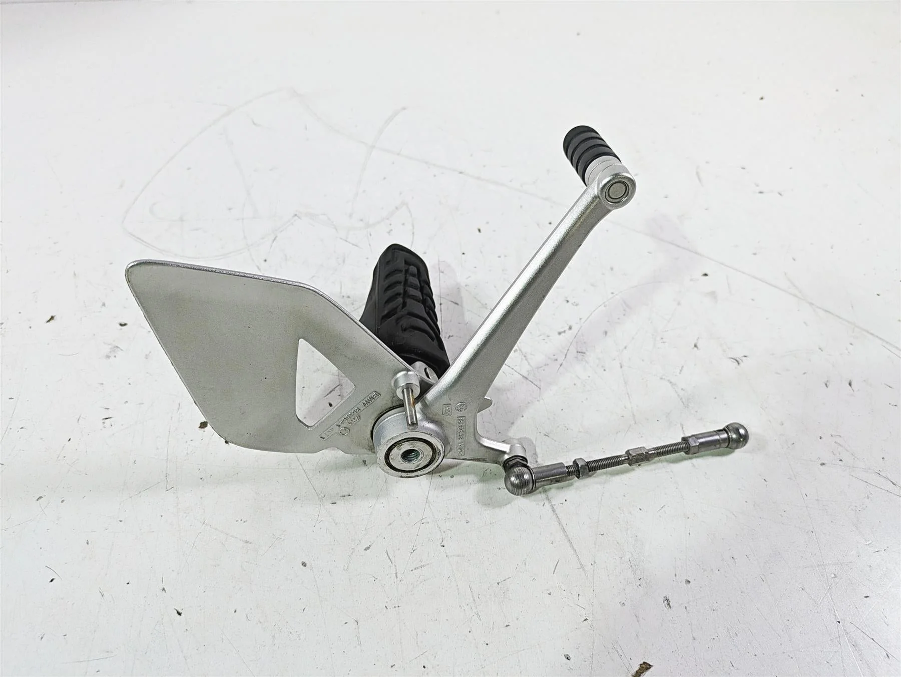 2014 BMW R1200 RT RTW K52 Front Left Footpeg & Shifter 46718535641 46718560383 - Image 11