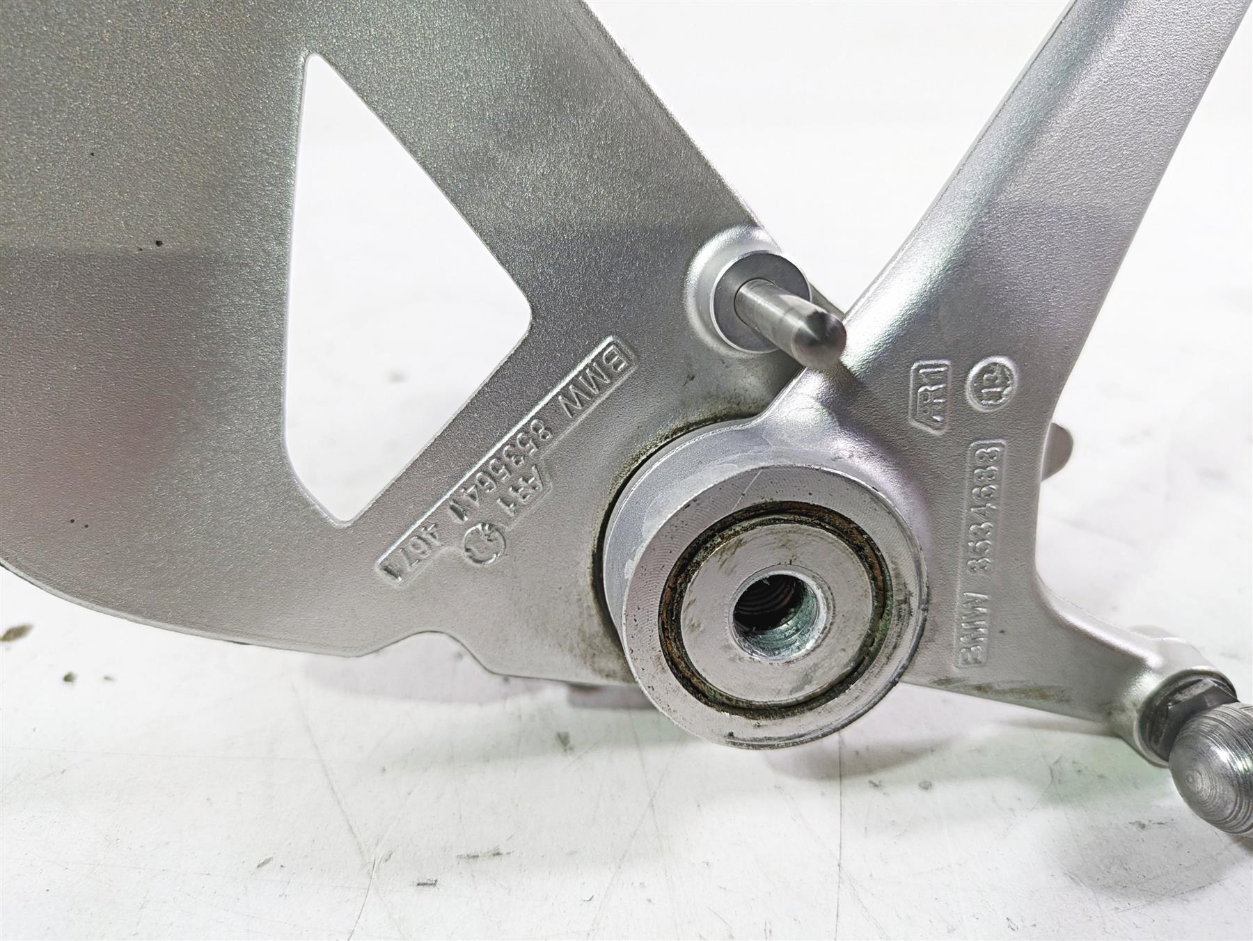 2014 BMW R1200 RT RTW K52 Front Left Footpeg & Shifter 46718535641 46718560383 - Image 12