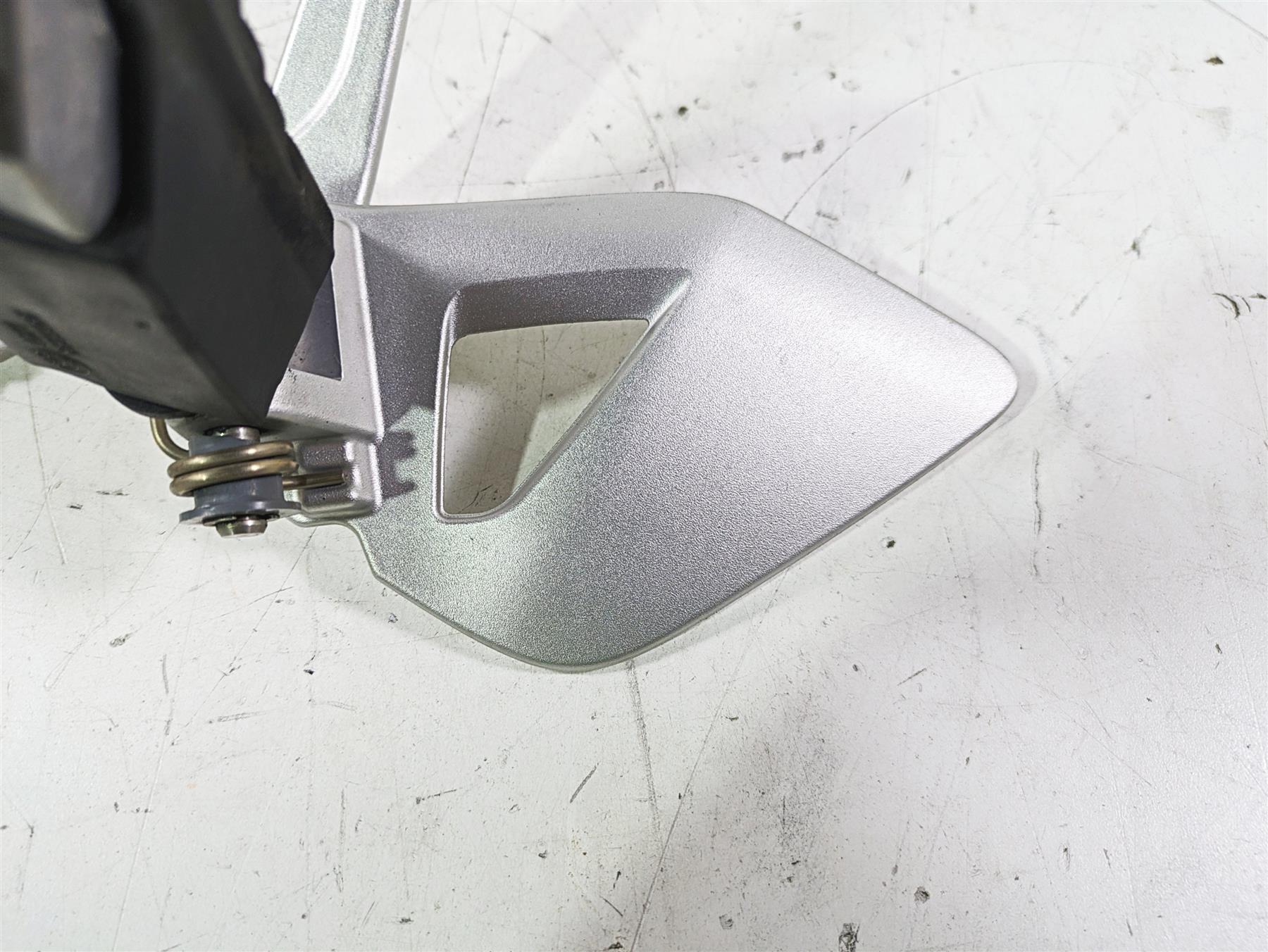 2014 BMW R1200 RT RTW K52 Front Left Footpeg & Shifter 46718535641 46718560383 - Image 6