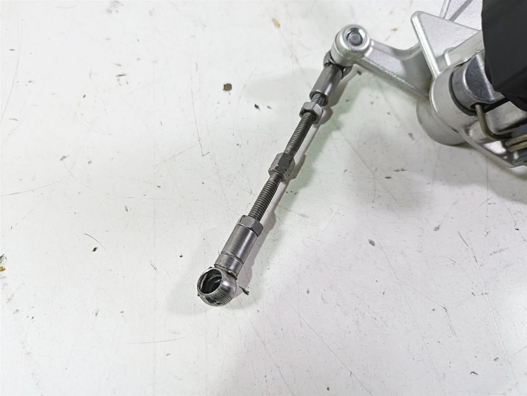 2014 BMW R1200 RT RTW K52 Front Left Footpeg & Shifter 46718535641 46718560383 - Image 7