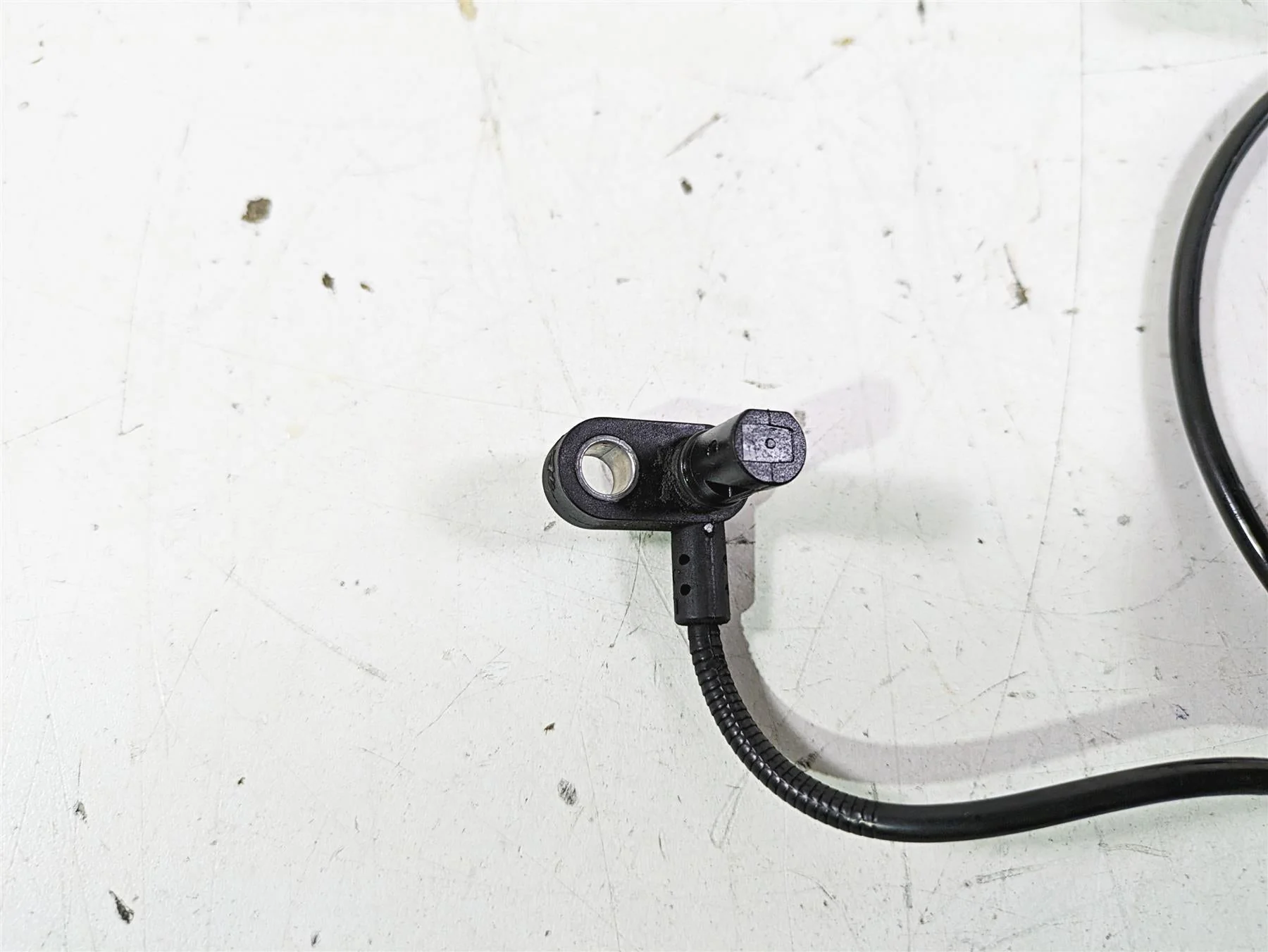 2014 BMW R1200 RT RTW K52 Rear Abs Brake Wheel Speed Sensor 34528551611 - Image 4