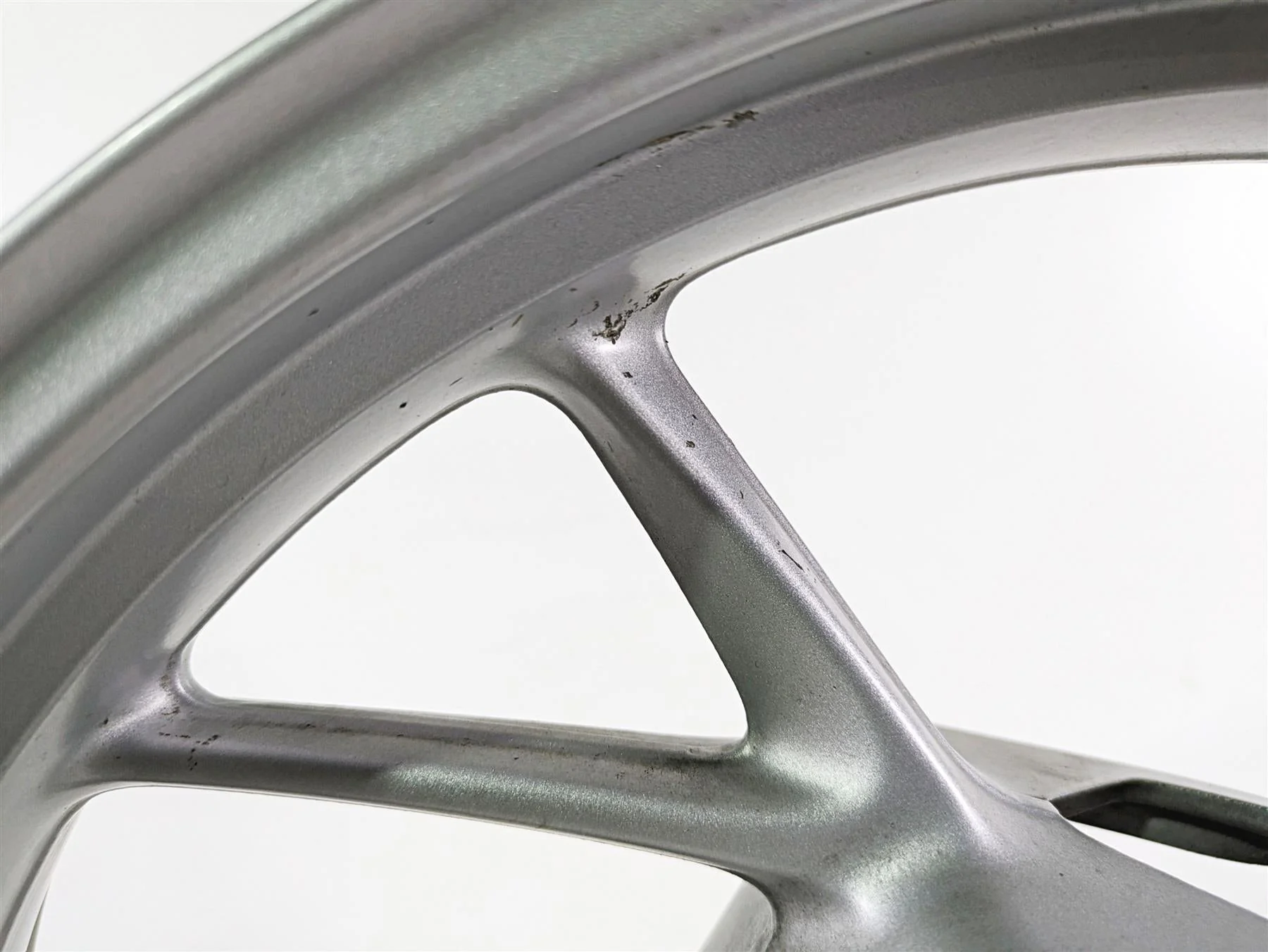 2014 BMW R1200 RT RTW K52 Straight 17x3.5 Front Wheel Rim 36318538086 - Image 3