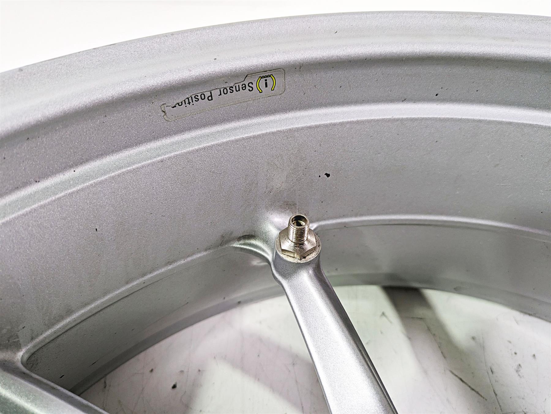 2014 BMW R1200 RT RTW K52 Straight  17x5.5 Rear Wheel Rim 36317727235 - Image 5