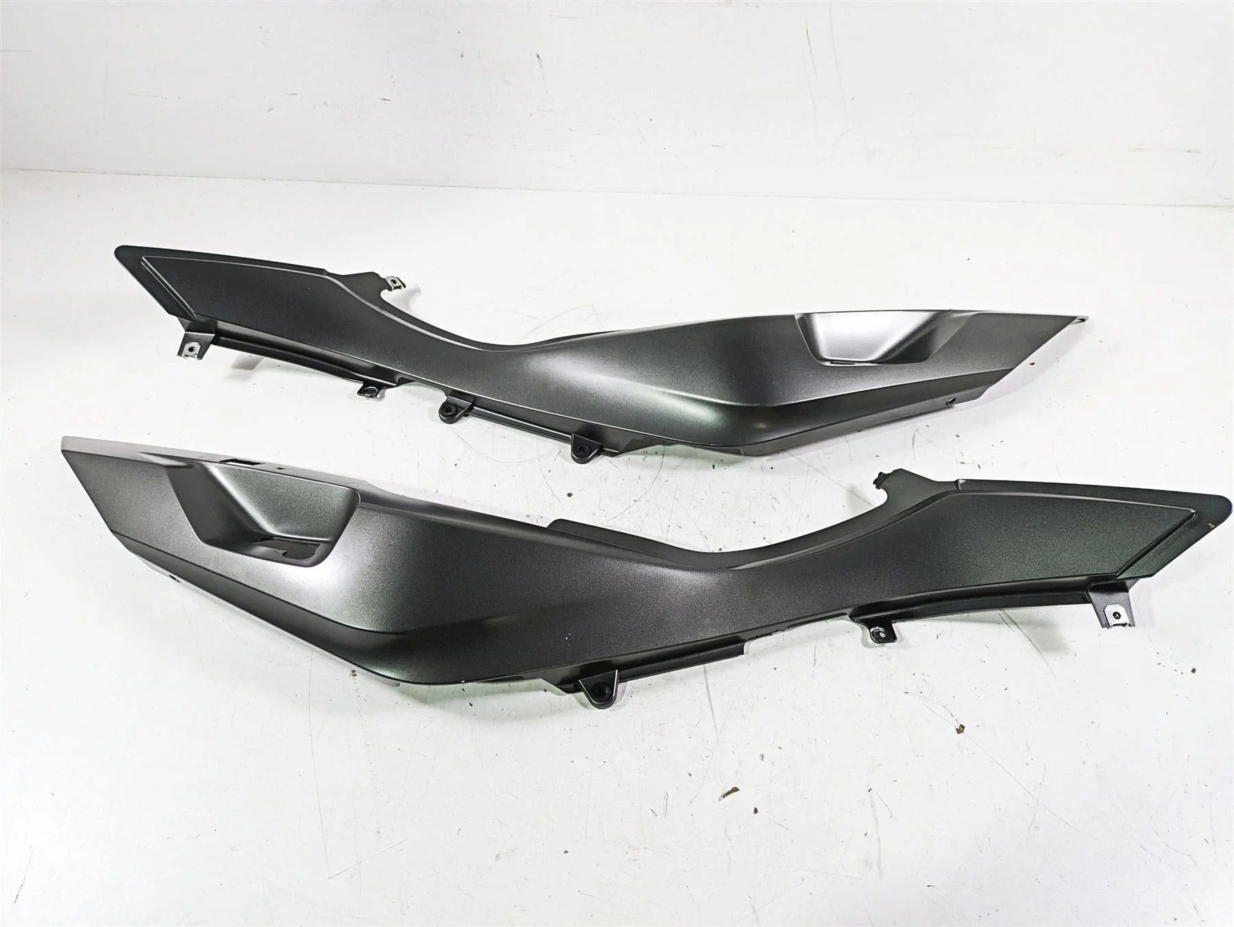 2014 BMW R1200 RT RTW K52 Tail Side Cover Fairing Set - Read 46638533567