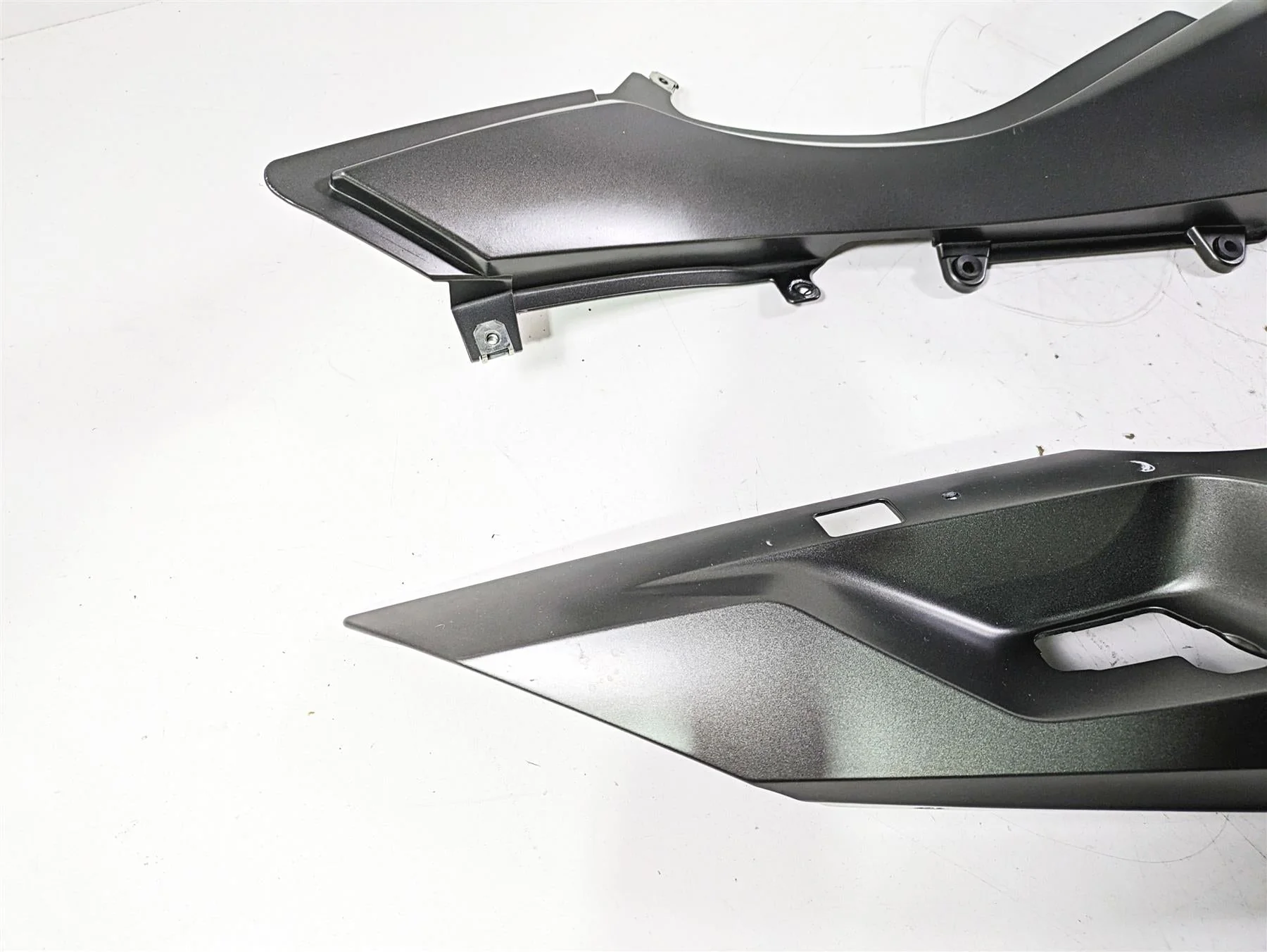 2014 BMW R1200 RT RTW K52 Tail Side Cover Fairing Set - Read 46638533567 - Image 3