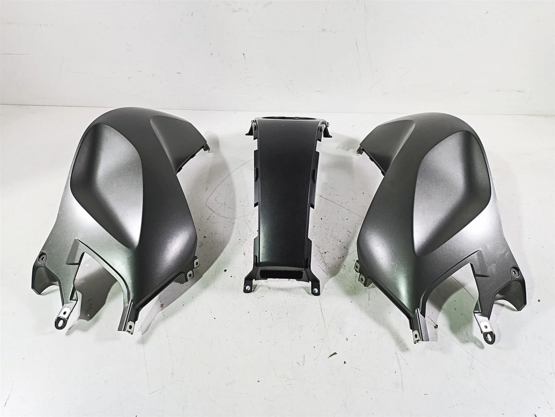 2014 BMW R1200 RT RTW K52 Tank Cover Fairing Kallistograu 46638533563 - Image 2