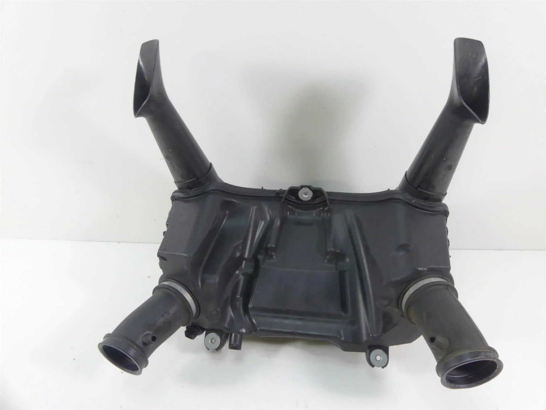 2014 BMW R1200GS K50 Air Box Filter Breather Box + Hoses Tubes Set 13717726792 - Image 3