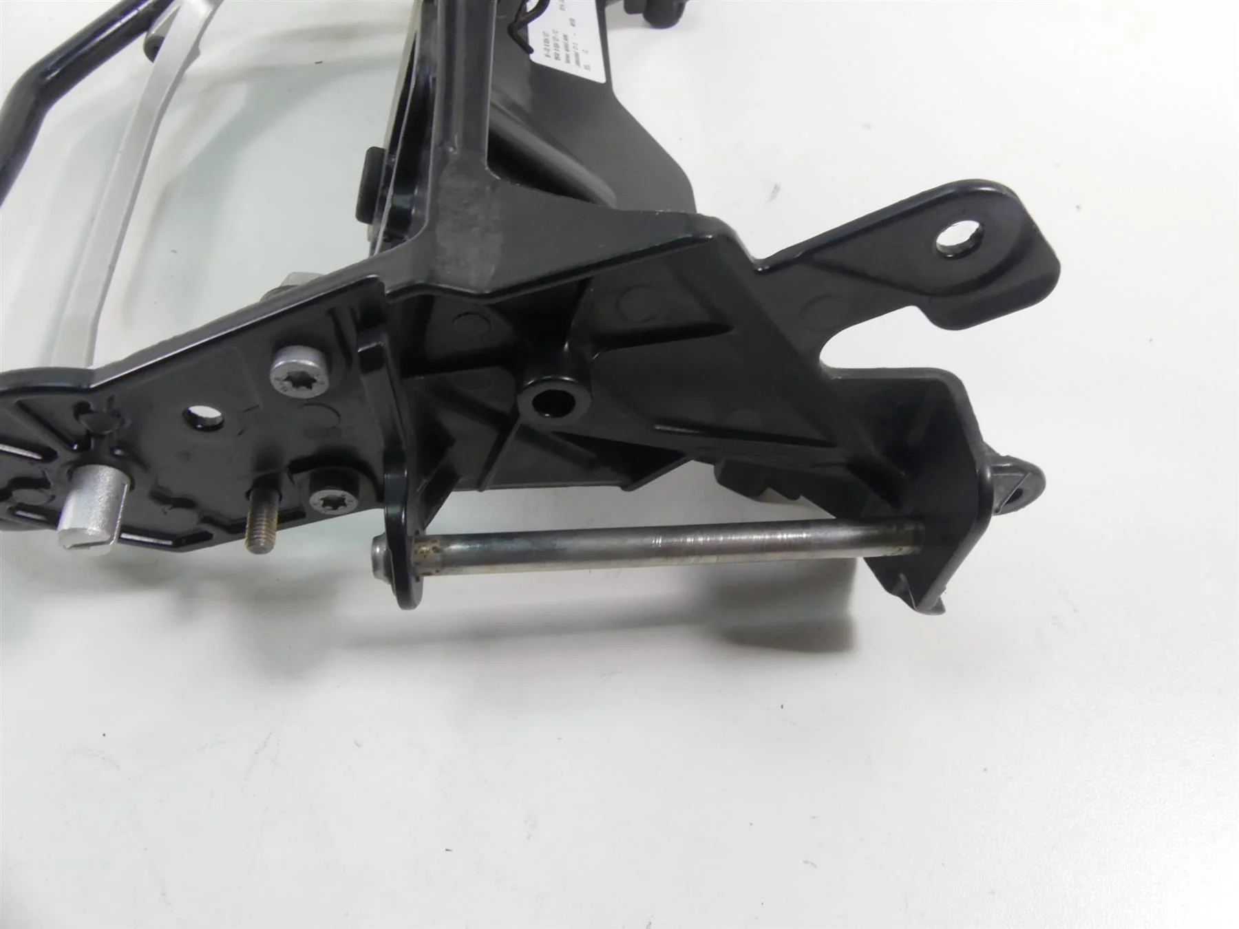 2014 BMW R1200GS K50 Front Center Fairing Windshield Mount Stay 46637726524 - Image 10