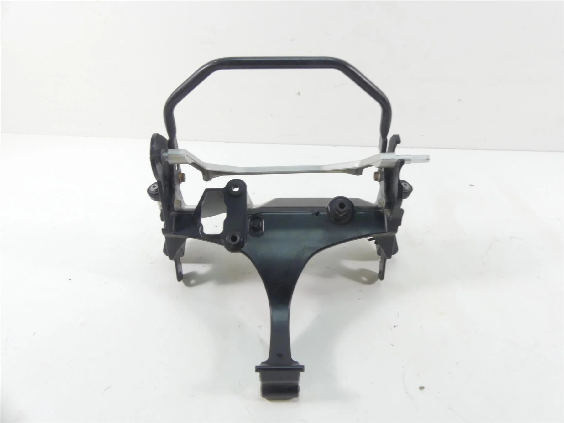 2014 BMW R1200GS K50 Front Center Fairing Windshield Mount Stay 46637726524 - Image 4