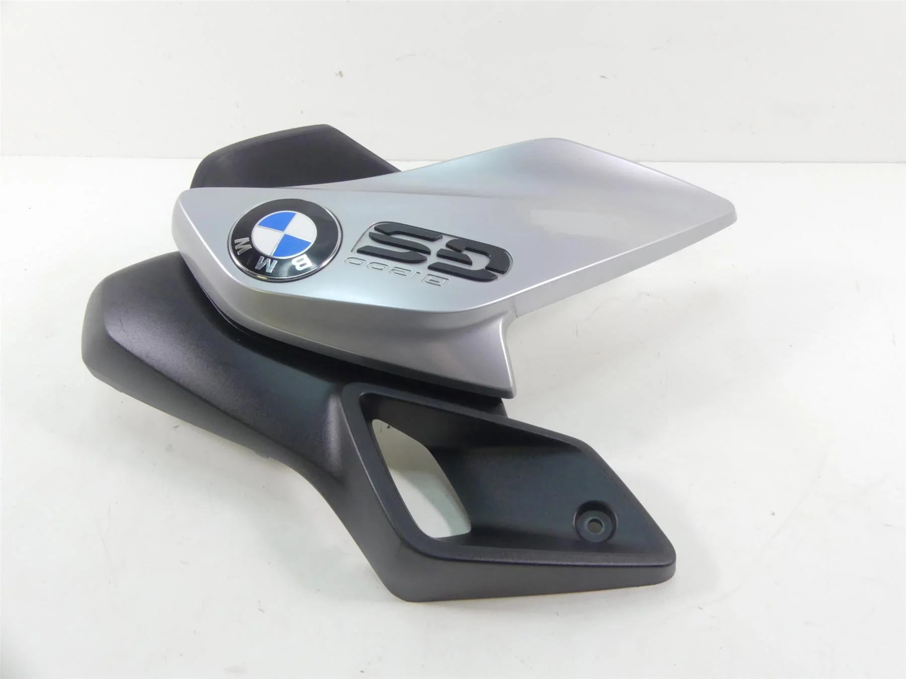 2014 BMW R1200GS K50 Left Side Snorkel Cover Fairing + Emblem - Read 46638533659 - Image 3