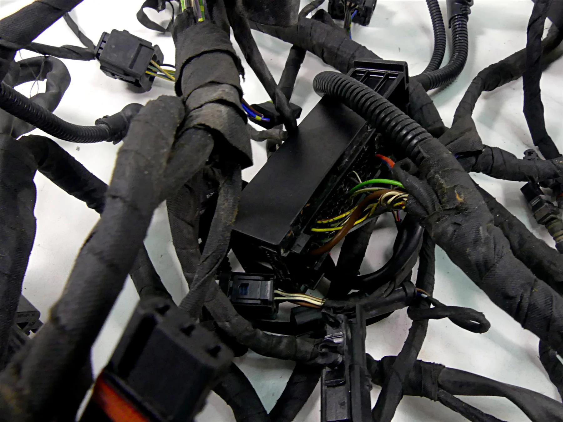 2014 BMW R1200GS K50 Main & Engine Wiring Harness Abs Esa Heat 61118549371 - Image 6