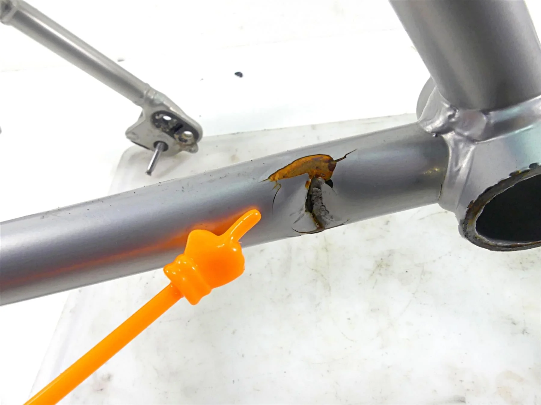 2014 BMW R1200GS K50 Main Frame Chassis With Clear Arkansas Title - Read 46519444971 - Image 5