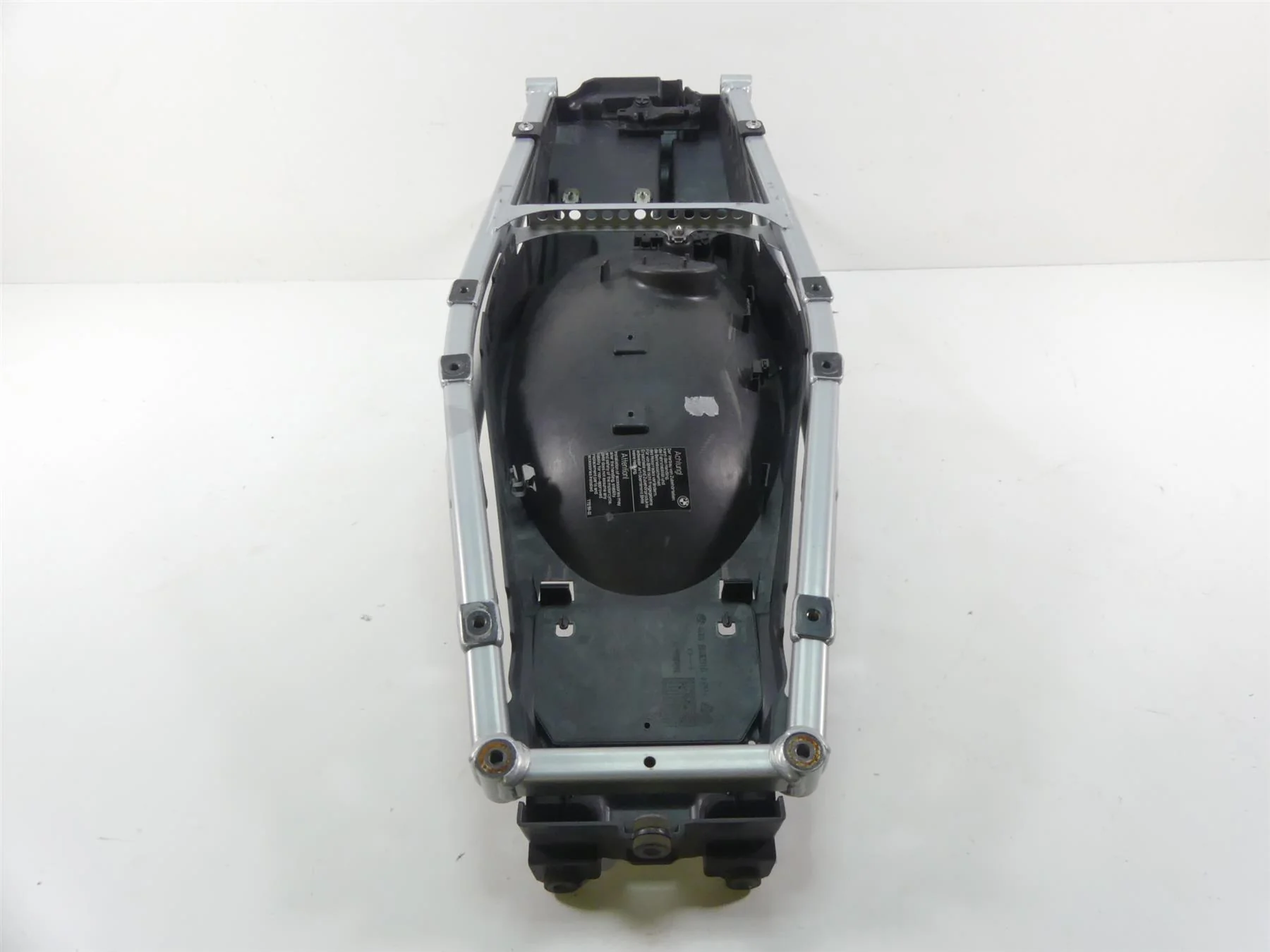 2014 BMW R1200GS K50 Rear Subframe Sub Frame + Inner Fender 46618532316 - Image 2