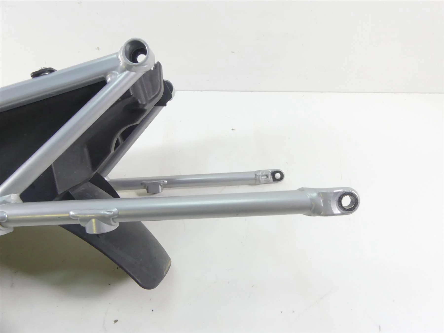 2014 BMW R1200GS K50 Rear Subframe Sub Frame + Inner Fender 46618532316 - Image 7