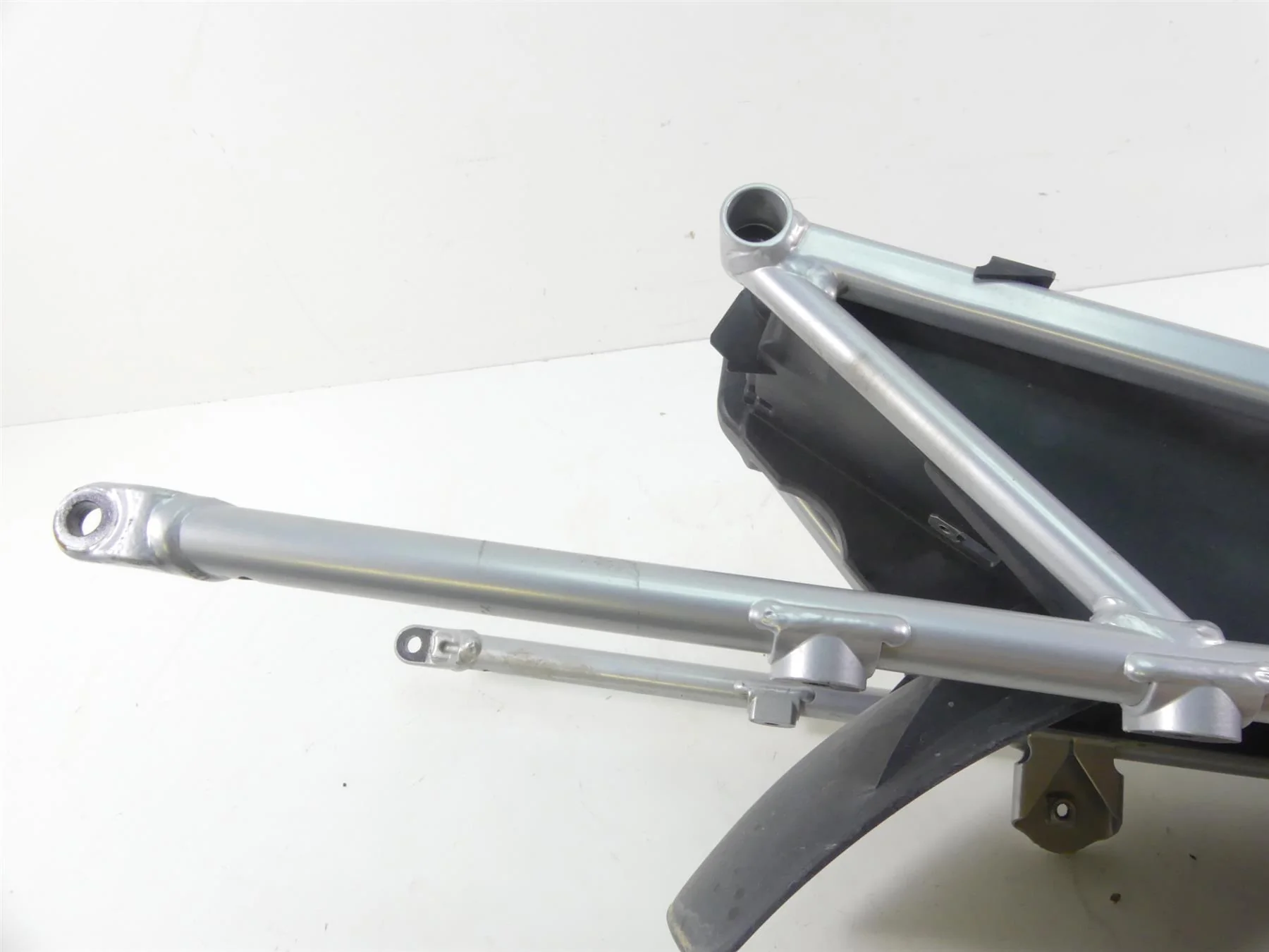 2014 BMW R1200GS K50 Rear Subframe Sub Frame + Inner Fender 46618532316 - Image 8