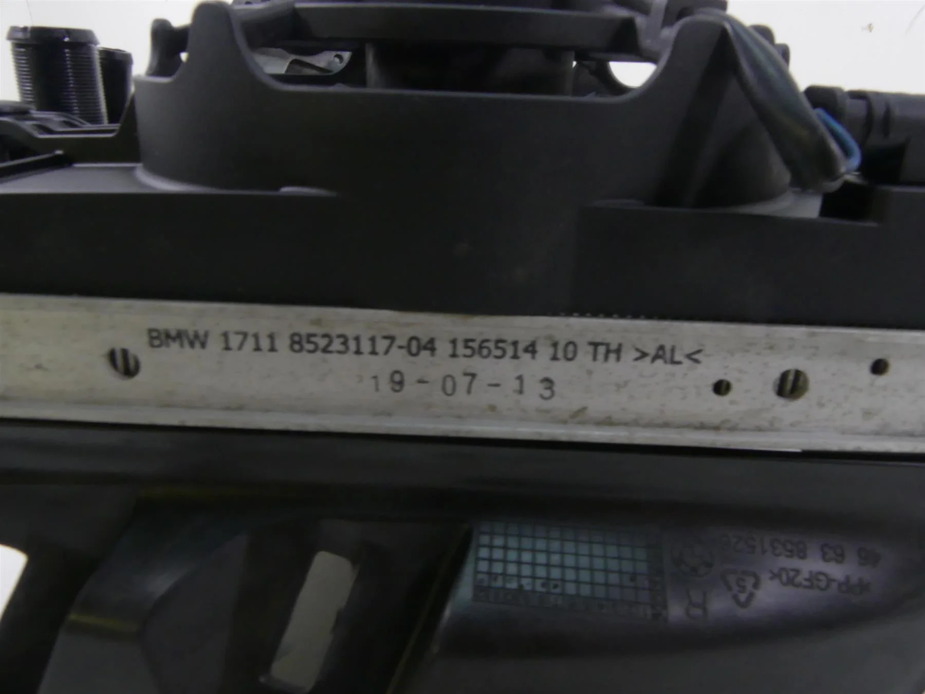 2014 BMW R1200GS K50 Right Side Radiator + Reservoir Fan & Cover 17118523117 - Image 7