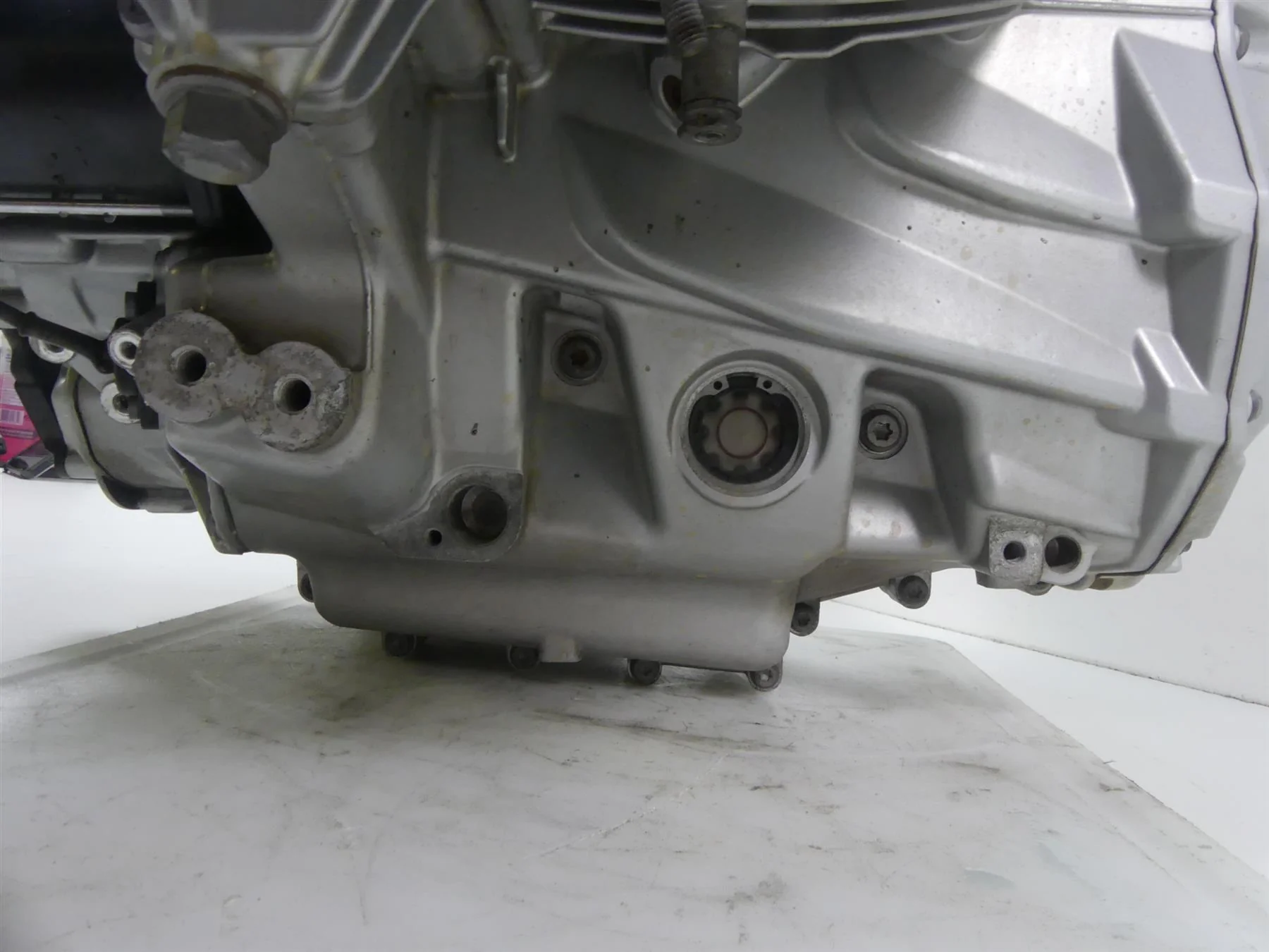 2014 BMW R1200GS K50 Running Engine Motor 16K + Trailing Arm - Video 11008389099 - Image 9