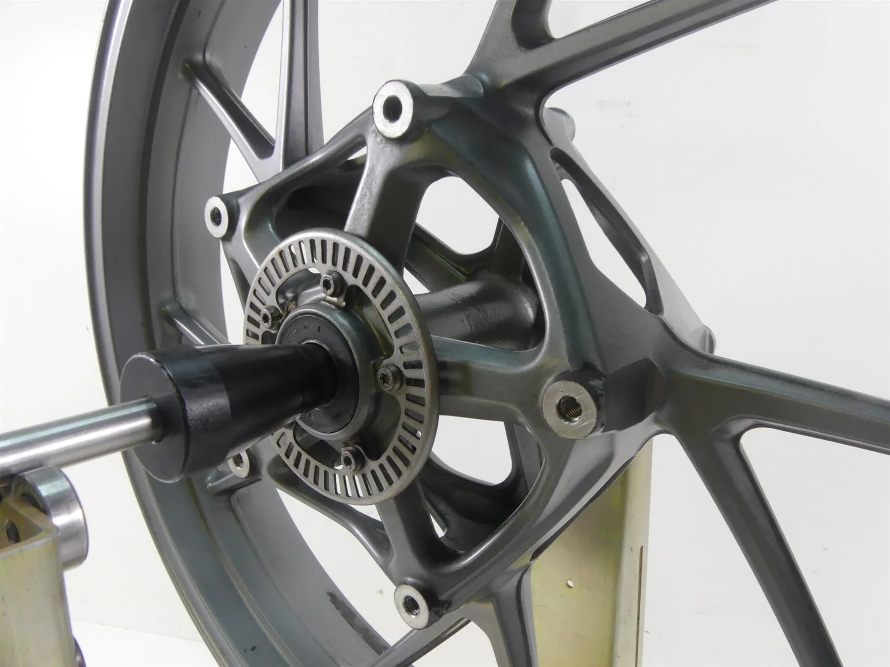 2014 BMW R1200GS K50 Straight Front Cast Wheel Rim 19x3 - Read 36318534804 - Image 11
