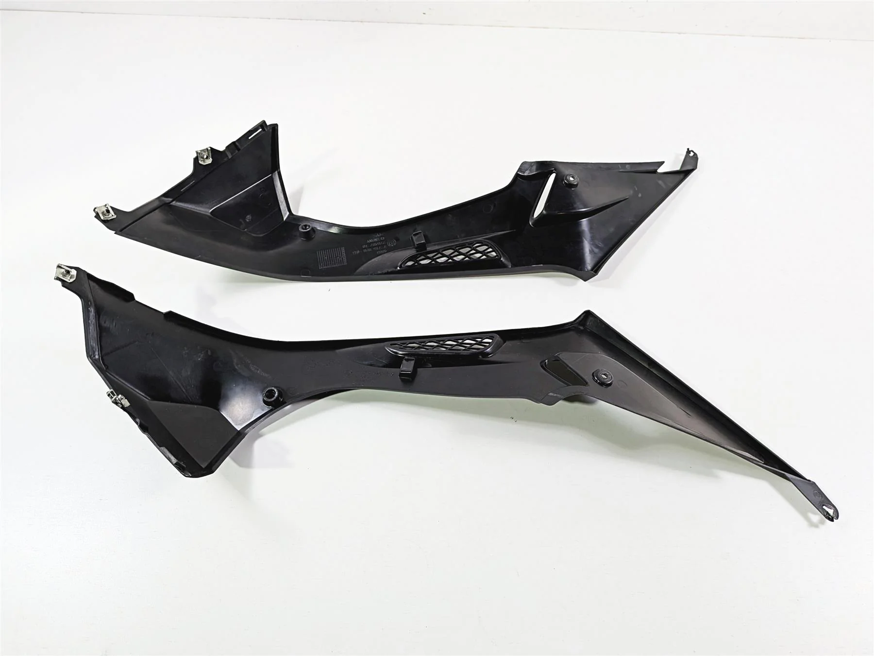 2014 BMW S1000RR K46 Under Tank Side Cover Fairing Set 46637715926 46637715925 - Image 2