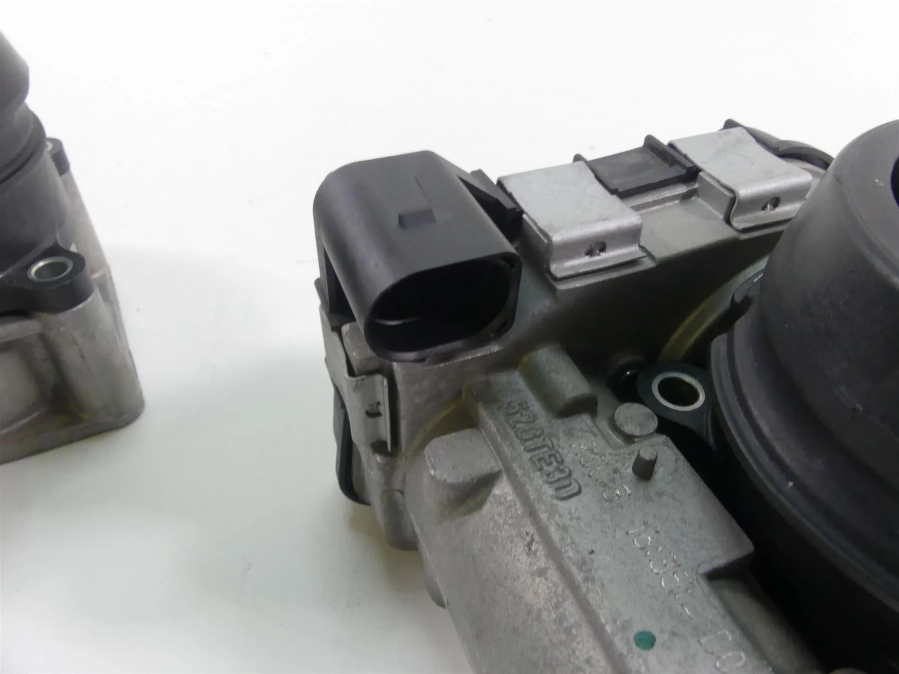2014 Ducati Hypermotard 821 SP Throttle Bodies Body Fuel Injection Set 28240901A - Image 10
