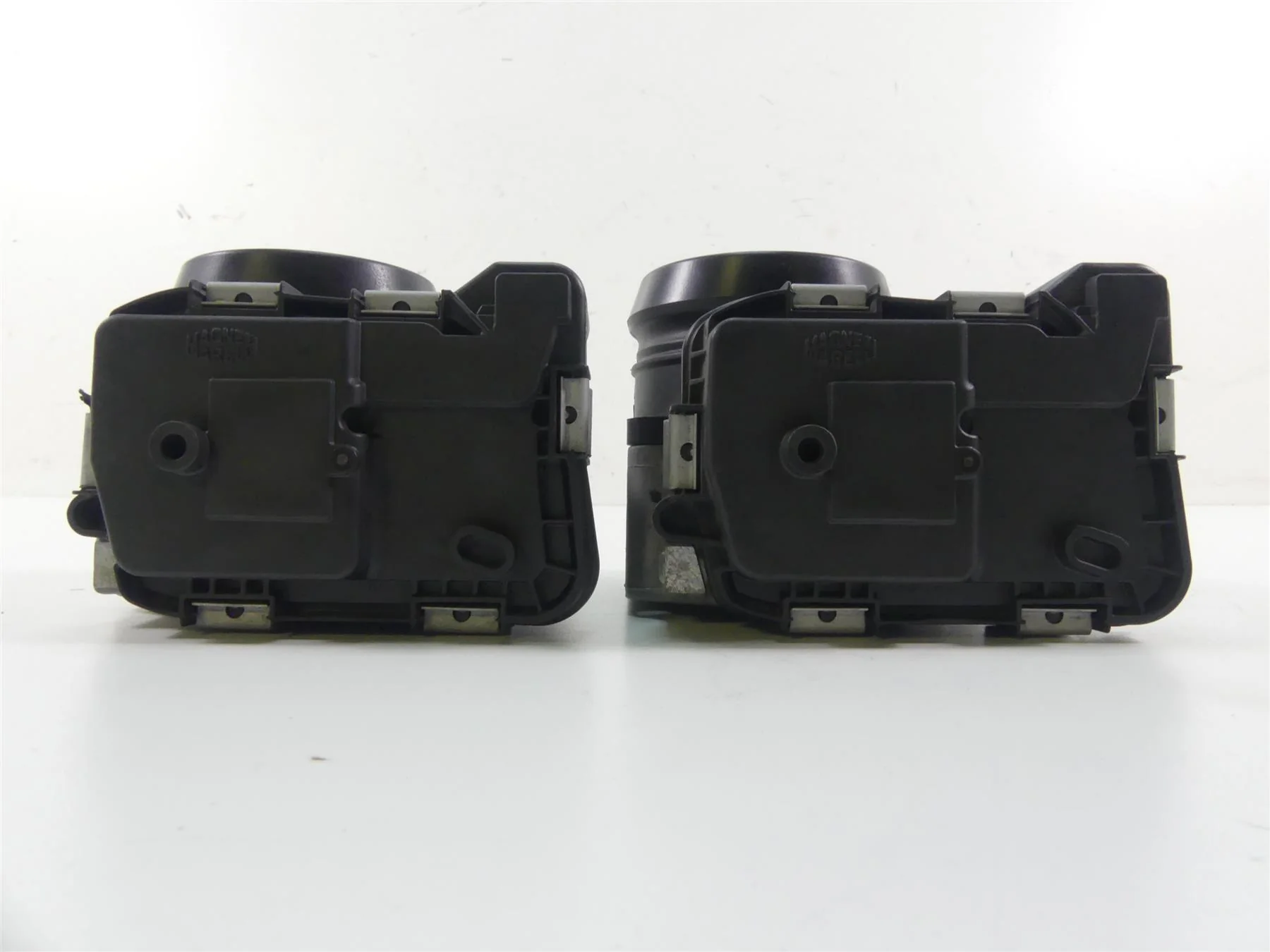 2014 Ducati Hypermotard 821 SP Throttle Bodies Body Fuel Injection Set 28240901A - Image 11