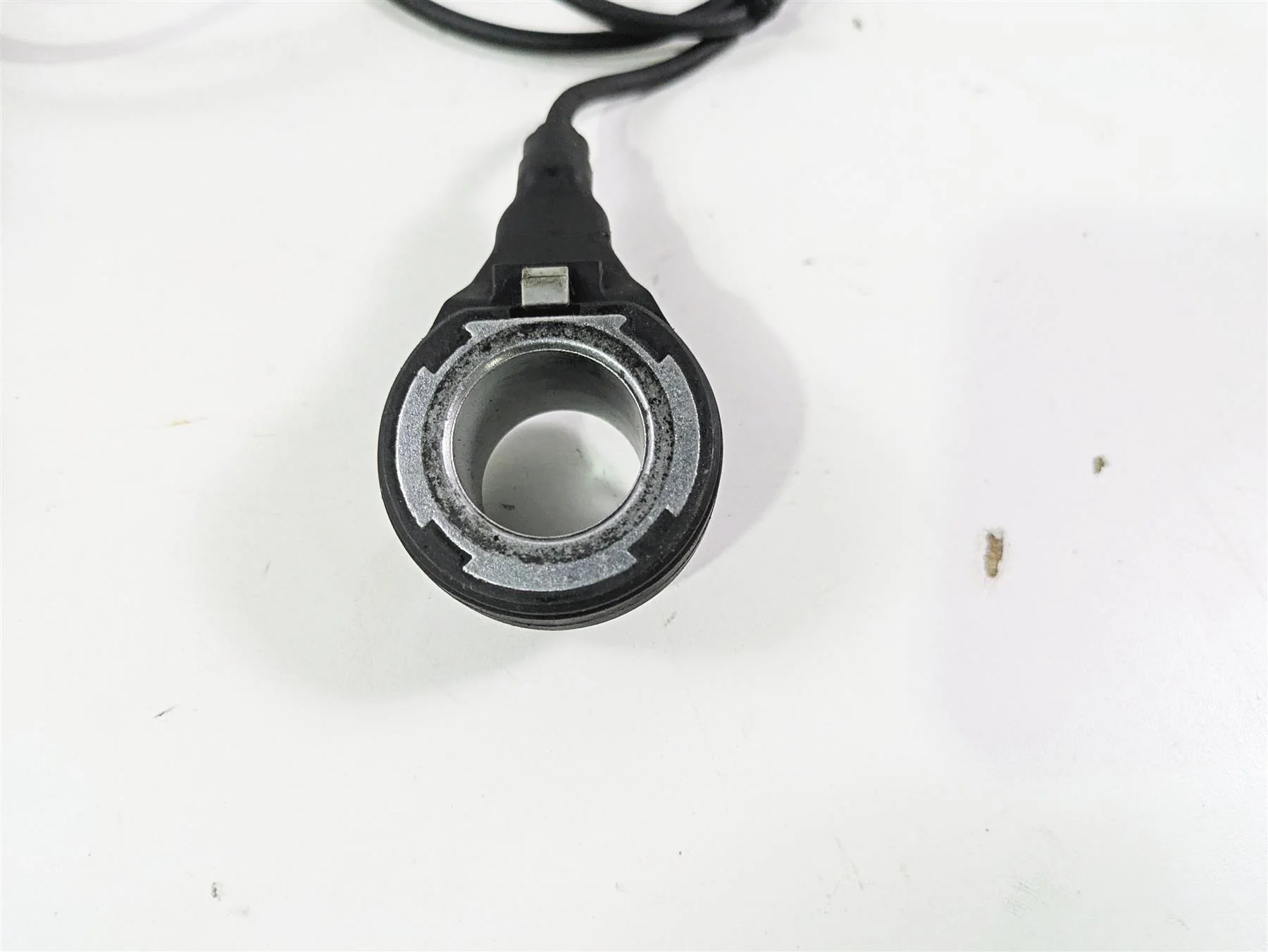 2014 Harley FLS Softail Slim Abs Wheel Speed Sensor Set 40982-11 40985-11 - Image 5