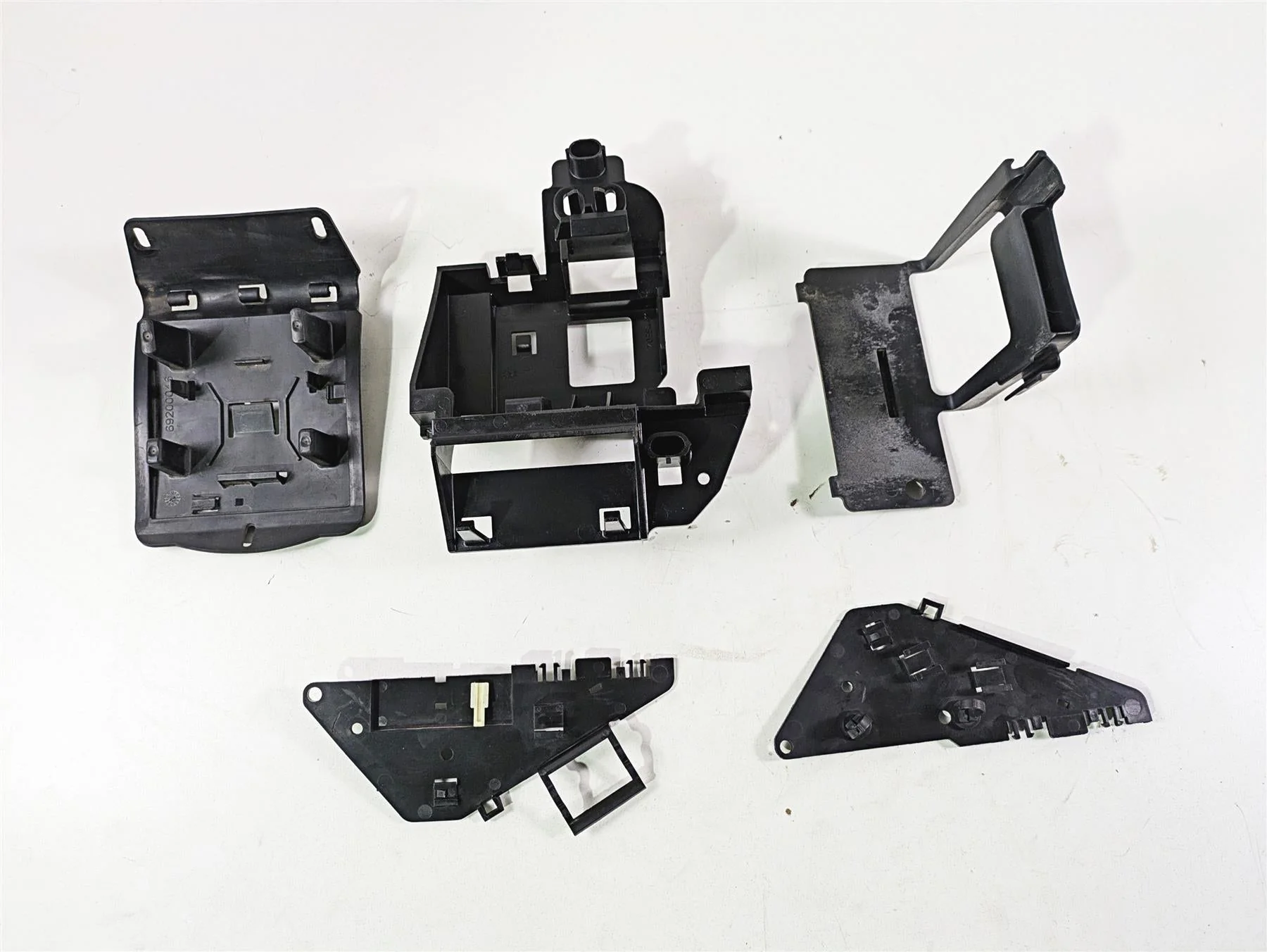 2014 Harley FLS Softail Slim Electric Battery Holder Plastic Set 70354-11 - Image 4