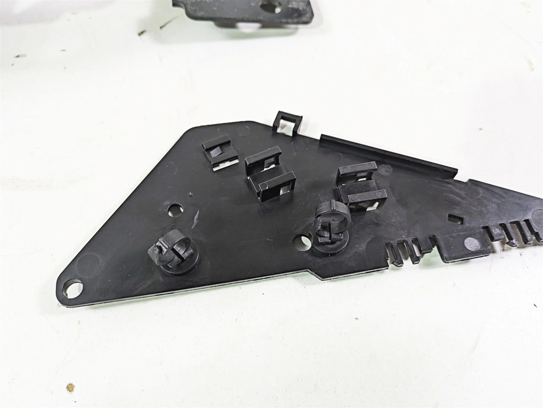 2014 Harley FLS Softail Slim Electric Battery Holder Plastic Set 70354-11 - Image 5