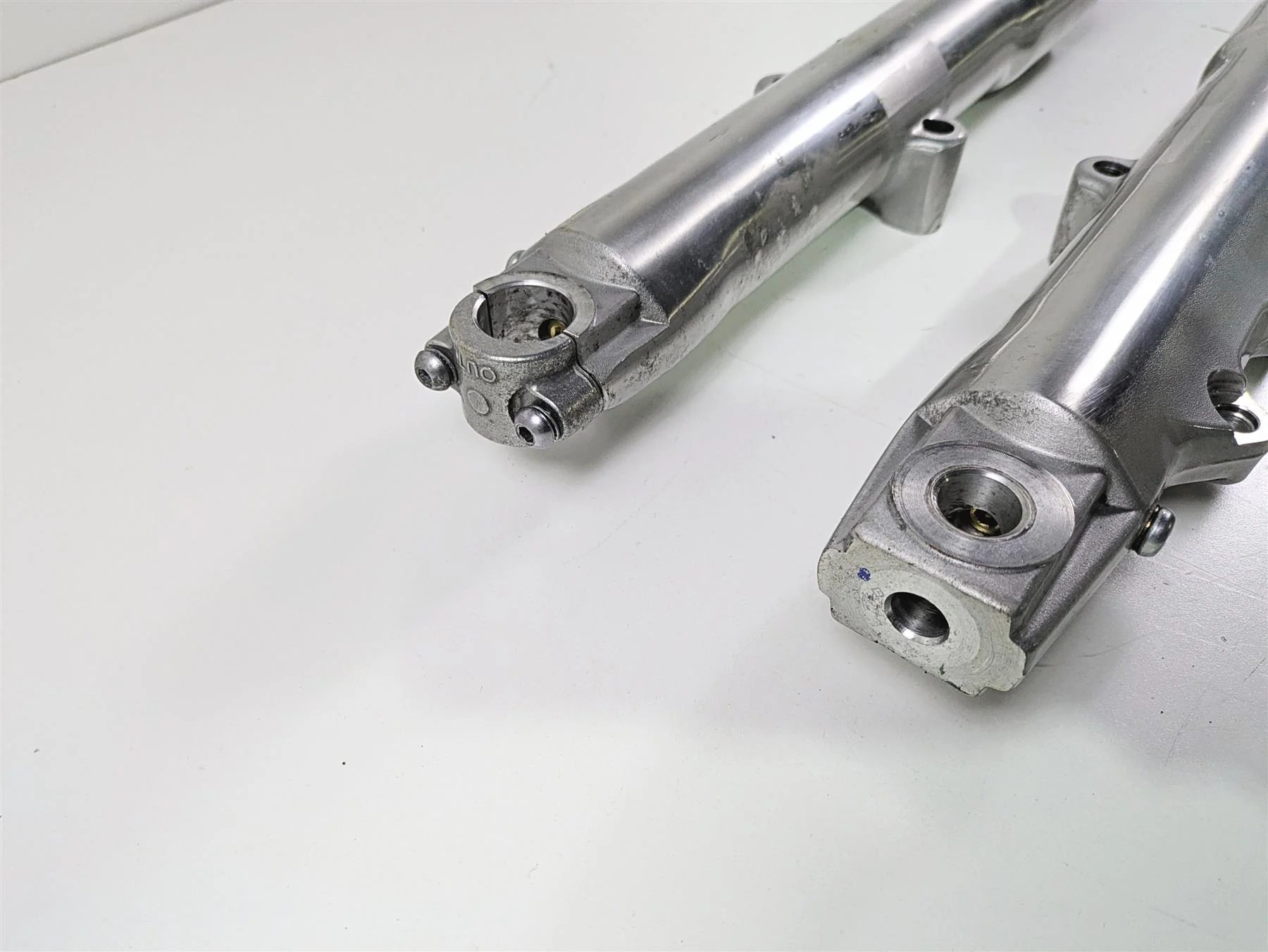 2014 Harley FLS Softail Slim Front Fork Leg Set Showa 45915-08A 45916-07A - Image 3