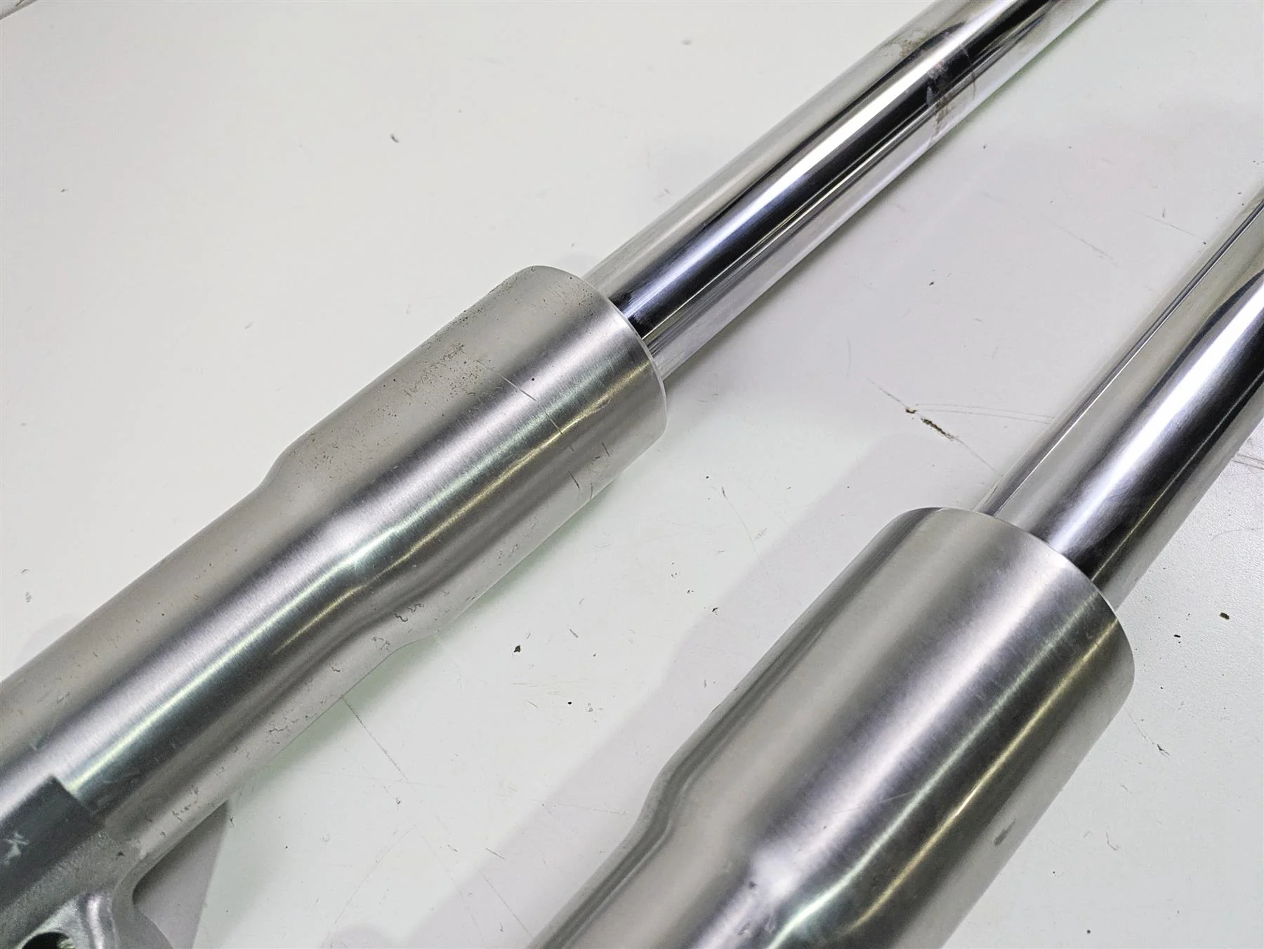 2014 Harley FLS Softail Slim Front Fork Leg Set Showa 45915-08A 45916-07A - Image 5