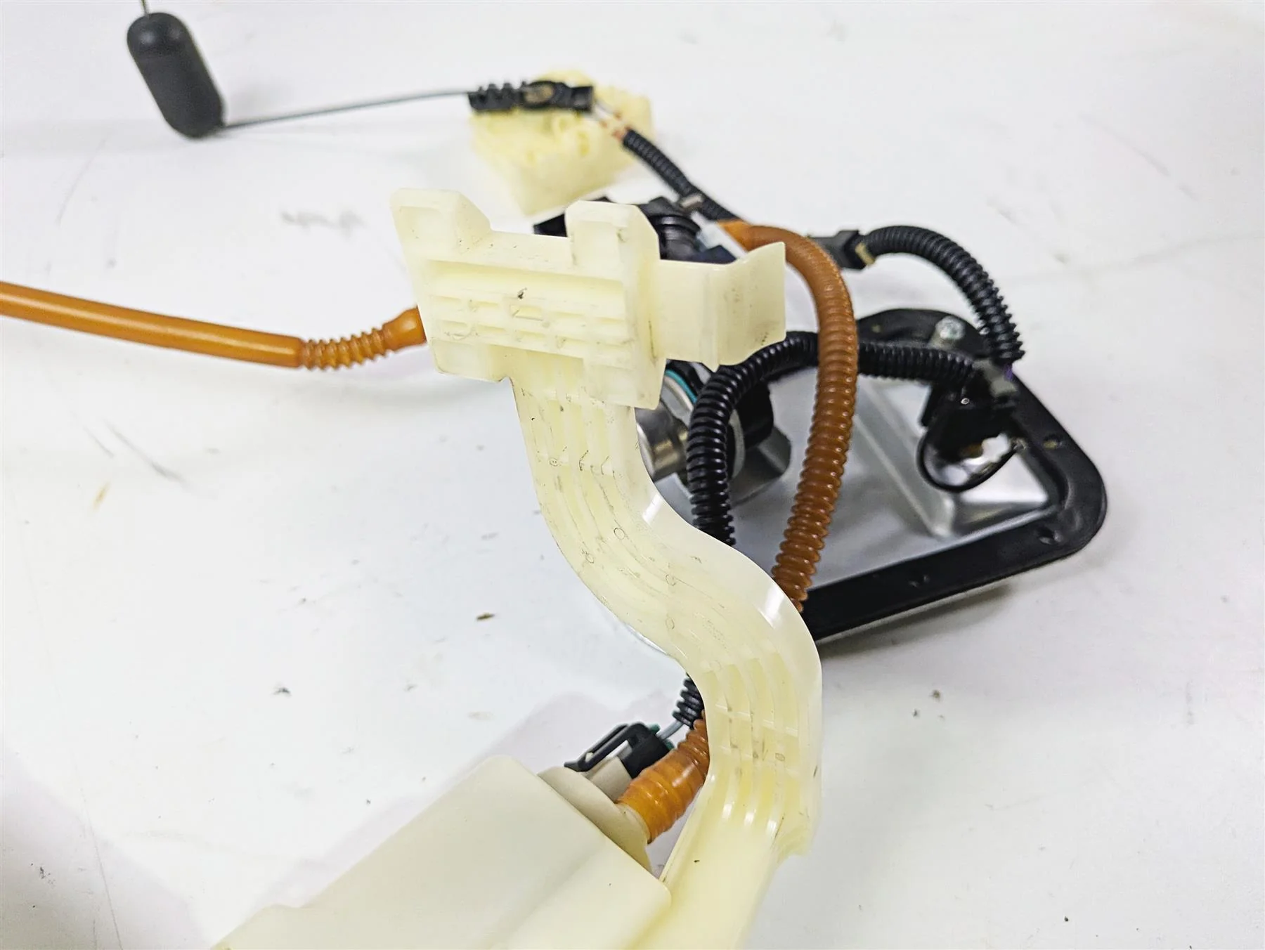 2014 Harley FLS Softail Slim Fuel Gas Petrol Pump - Tested 75252-11A 75284-08A - Image 11