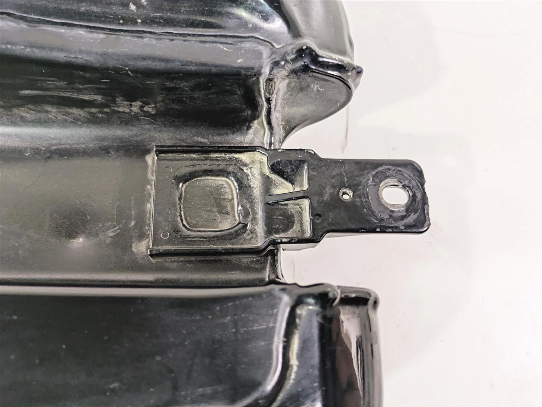 2014 Harley FLS Softail Slim Fuel Gas Petrol Tank Reservoir - Read 61625-11 - Image 10