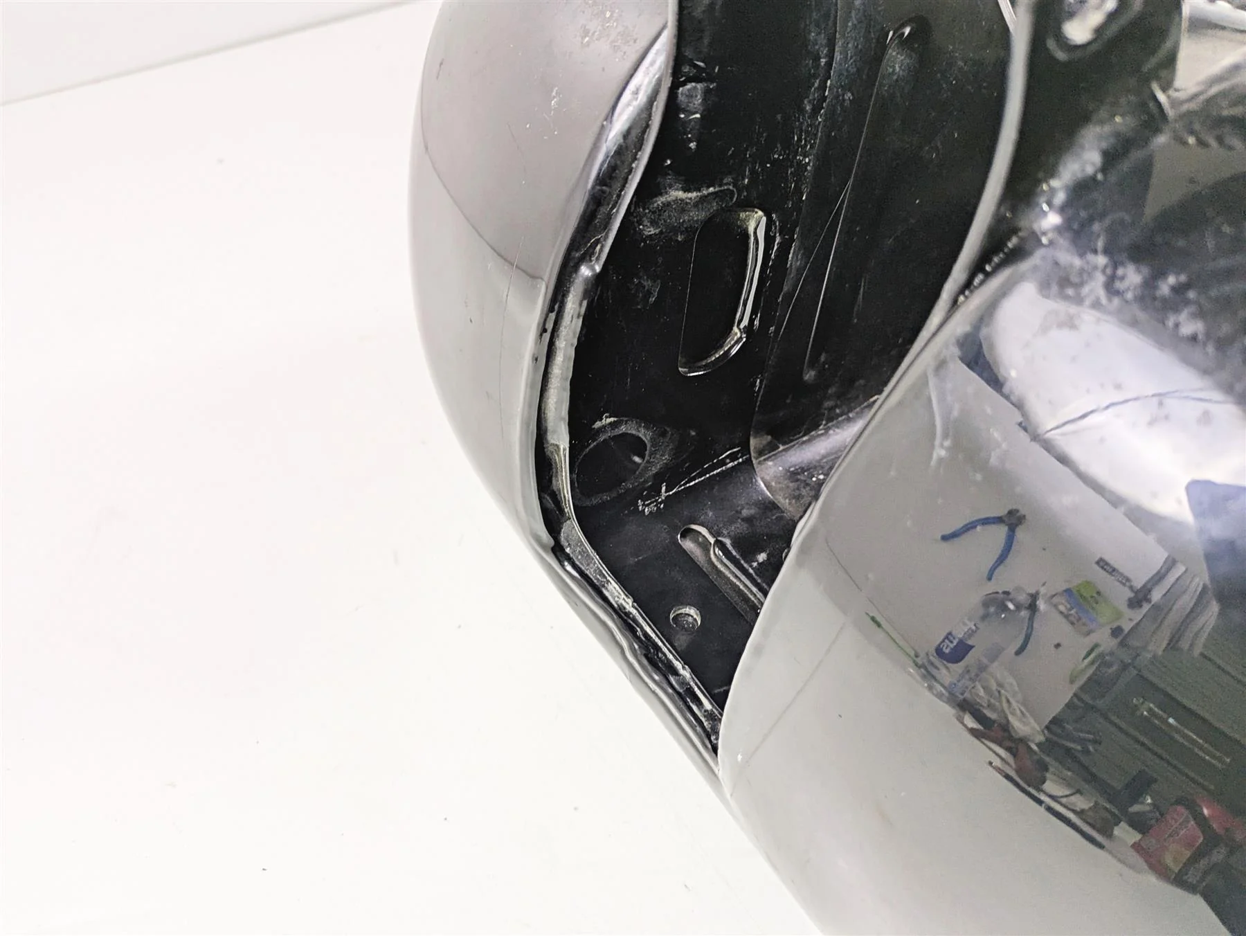 2014 Harley FLS Softail Slim Fuel Gas Petrol Tank Reservoir - Read 61625-11 - Image 12