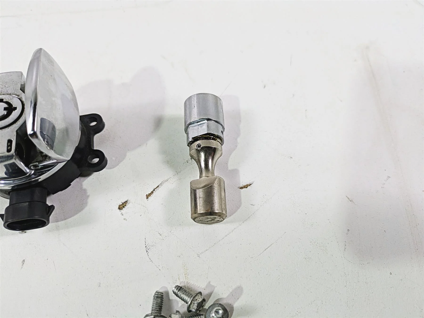 2014 Harley FLS Softail Slim Ignition Switch Key Lock Set 71400076 - Image 10