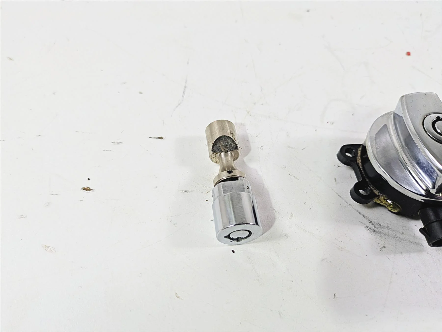 2014 Harley FLS Softail Slim Ignition Switch Key Lock Set 71400076 - Image 7