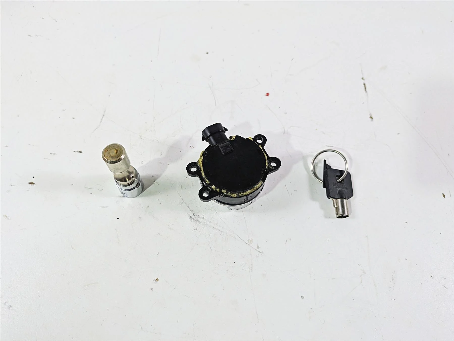 2014 Harley FLS Softail Slim Ignition Switch Key Lock Set 71400076 - Image 8