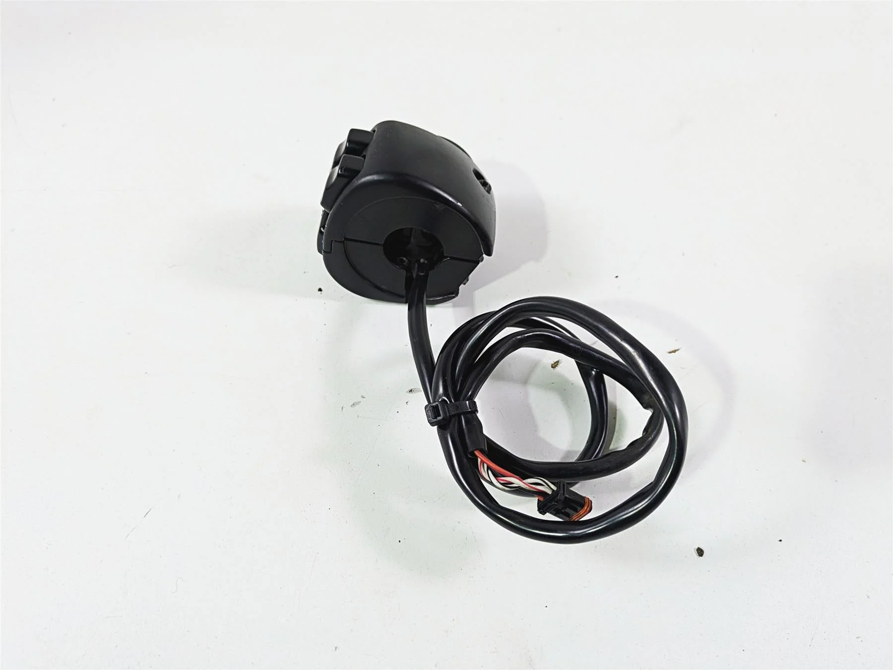 2014 Harley FLS Softail Slim Left Hand Control Turn Signal Switch 72949-12A - Image 2