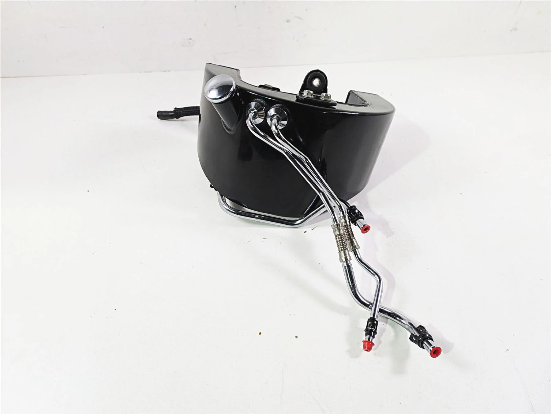 2014 Harley FLS Softail Slim Oil Tank Reservoir & Hoses Lines 62492-01A - Image 2