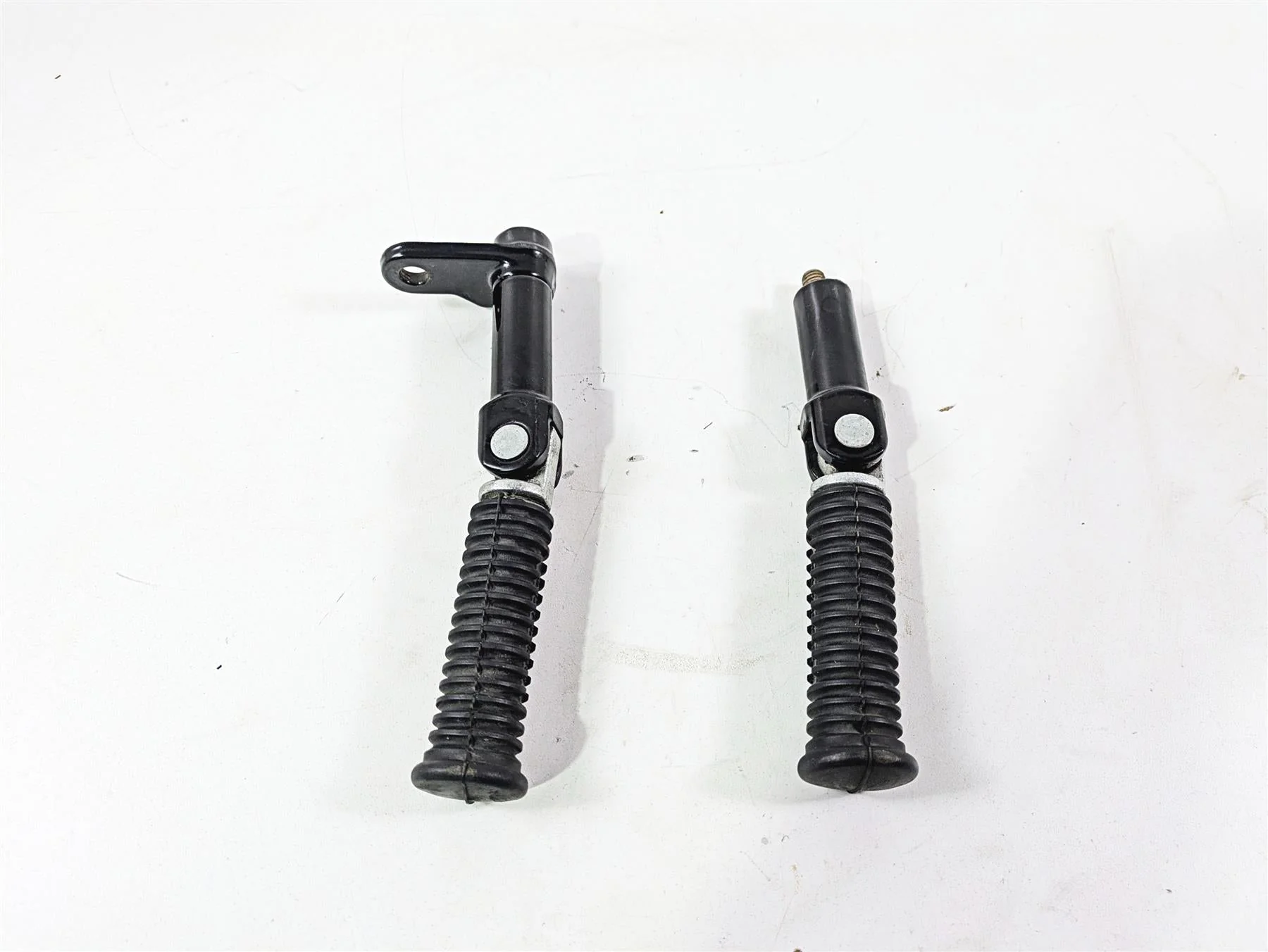 2014 Harley FLS Softail Slim Rear Passenger Footpeg Set 50932-08 - Image 7