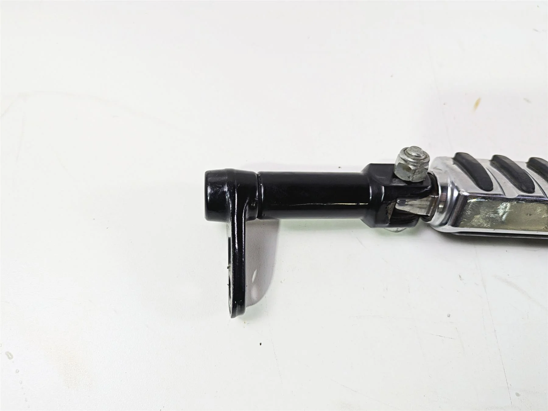 2014 Harley FLS Softail Slim Rear Passenger Footpeg Set 50932-08 - Image 6