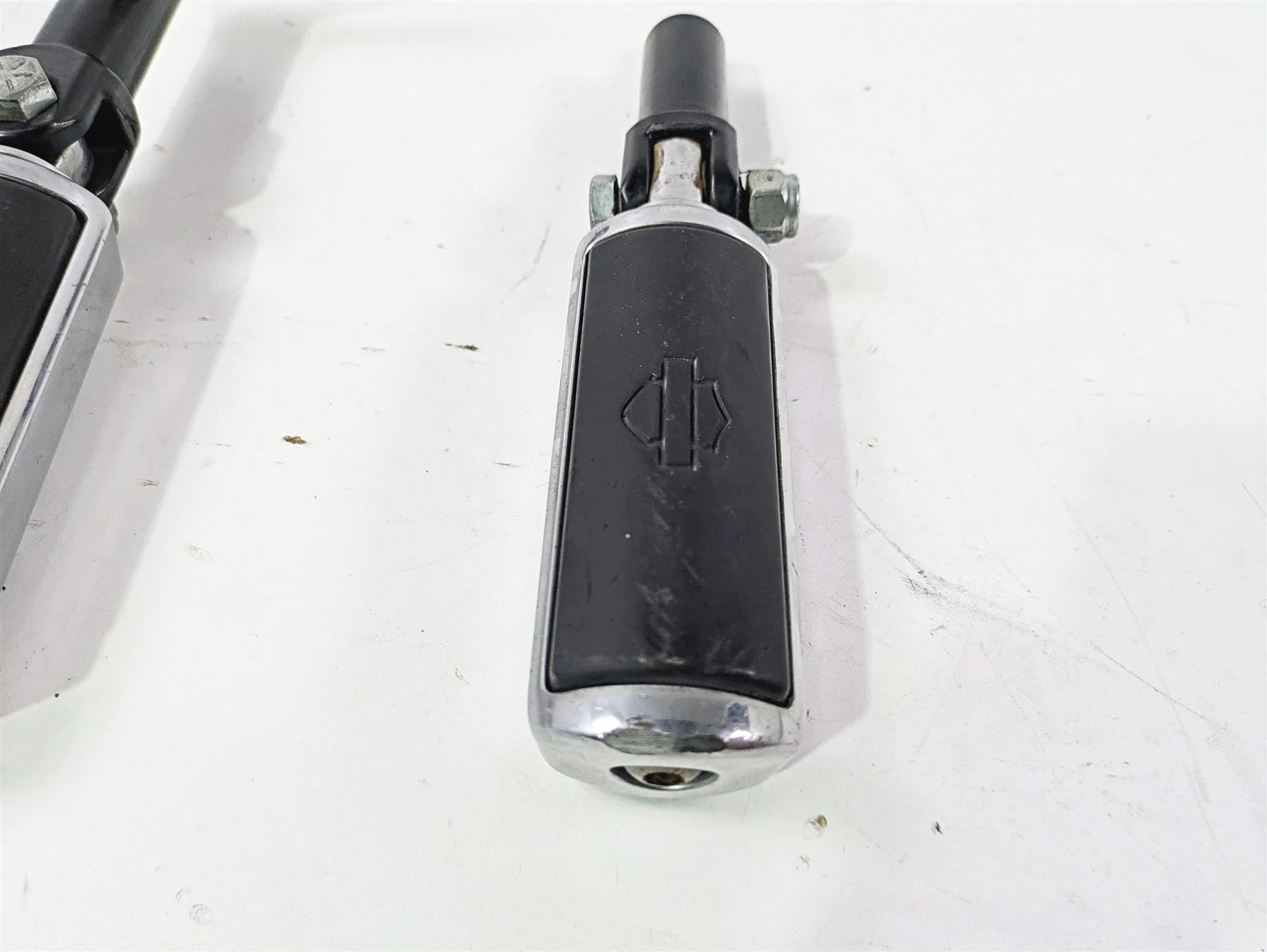 2014 Harley FLS Softail Slim Rear Passenger Footpeg Set 50932-08 - Image 9