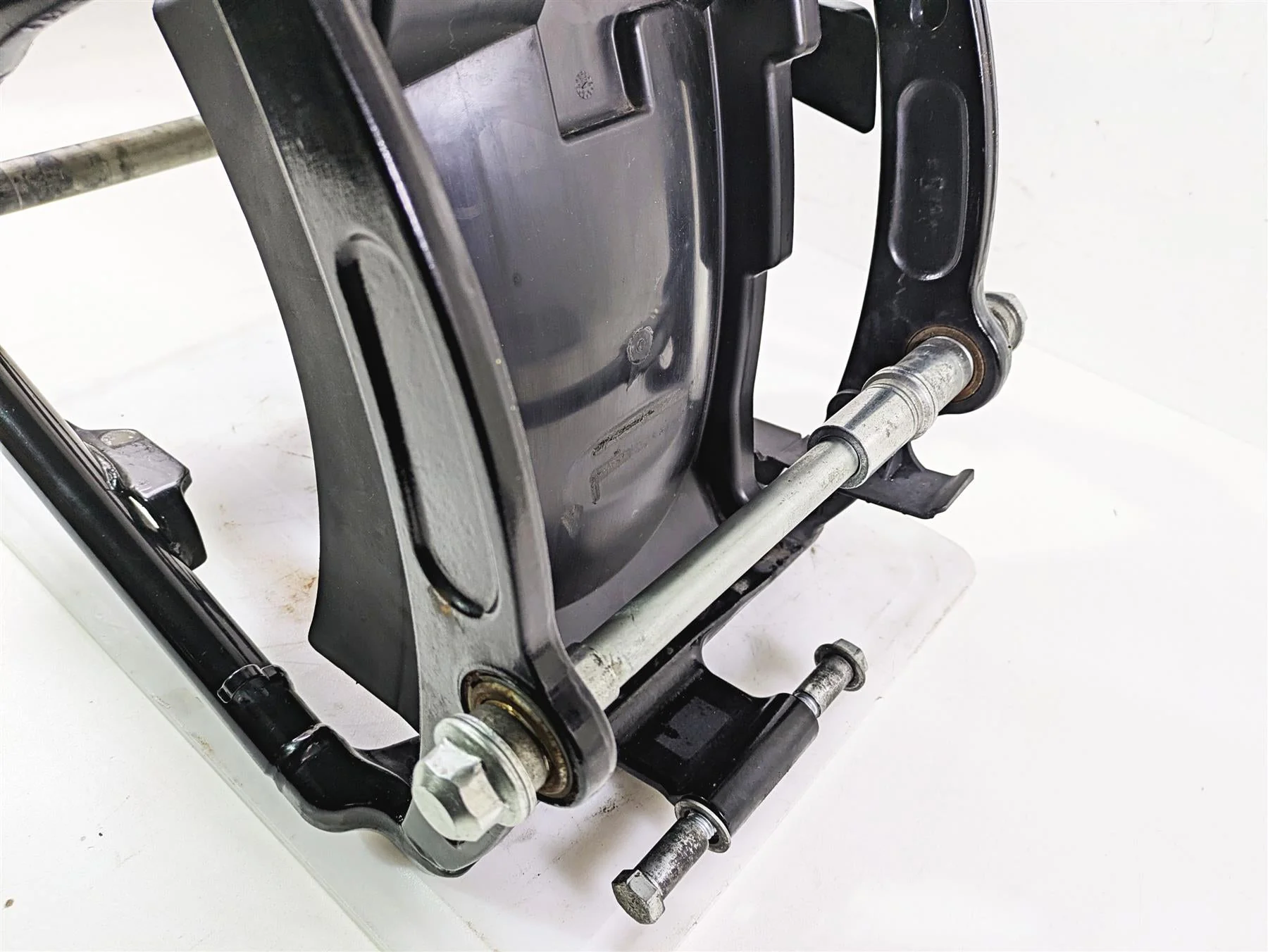 2014 Harley FLS Softail Slim Rear Swingarm Swing Arm & Guards 47573-11BHP - Image 11