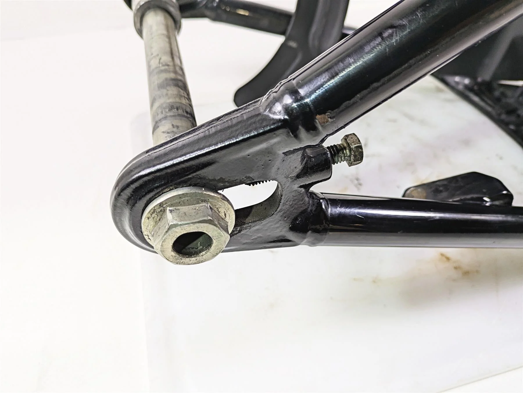 2014 Harley FLS Softail Slim Rear Swingarm Swing Arm & Guards 47573-11BHP - Image 5