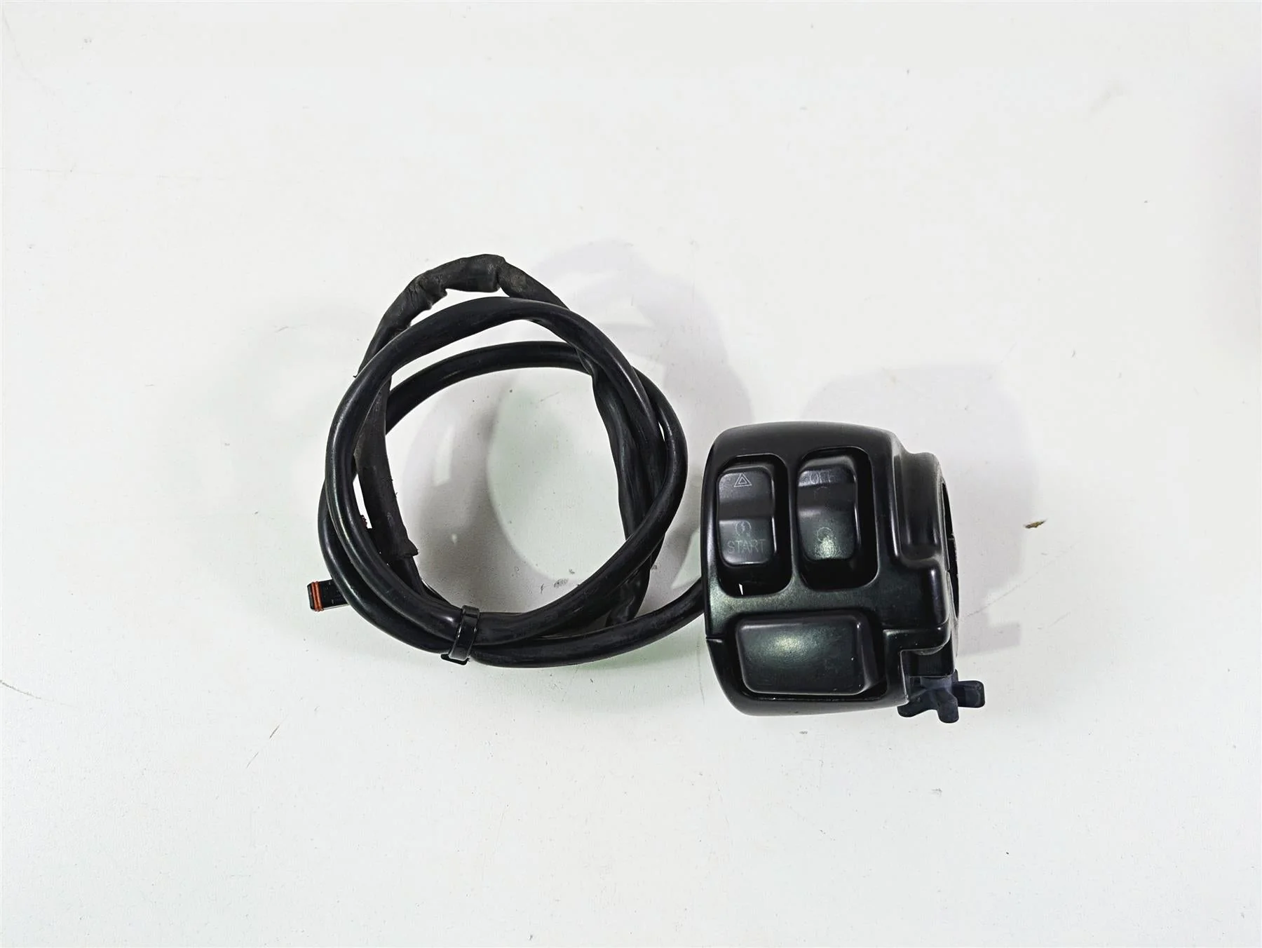 2014 Harley FLS Softail Slim Right Hand Start Stop Control Switch 72948-12 - Image 5