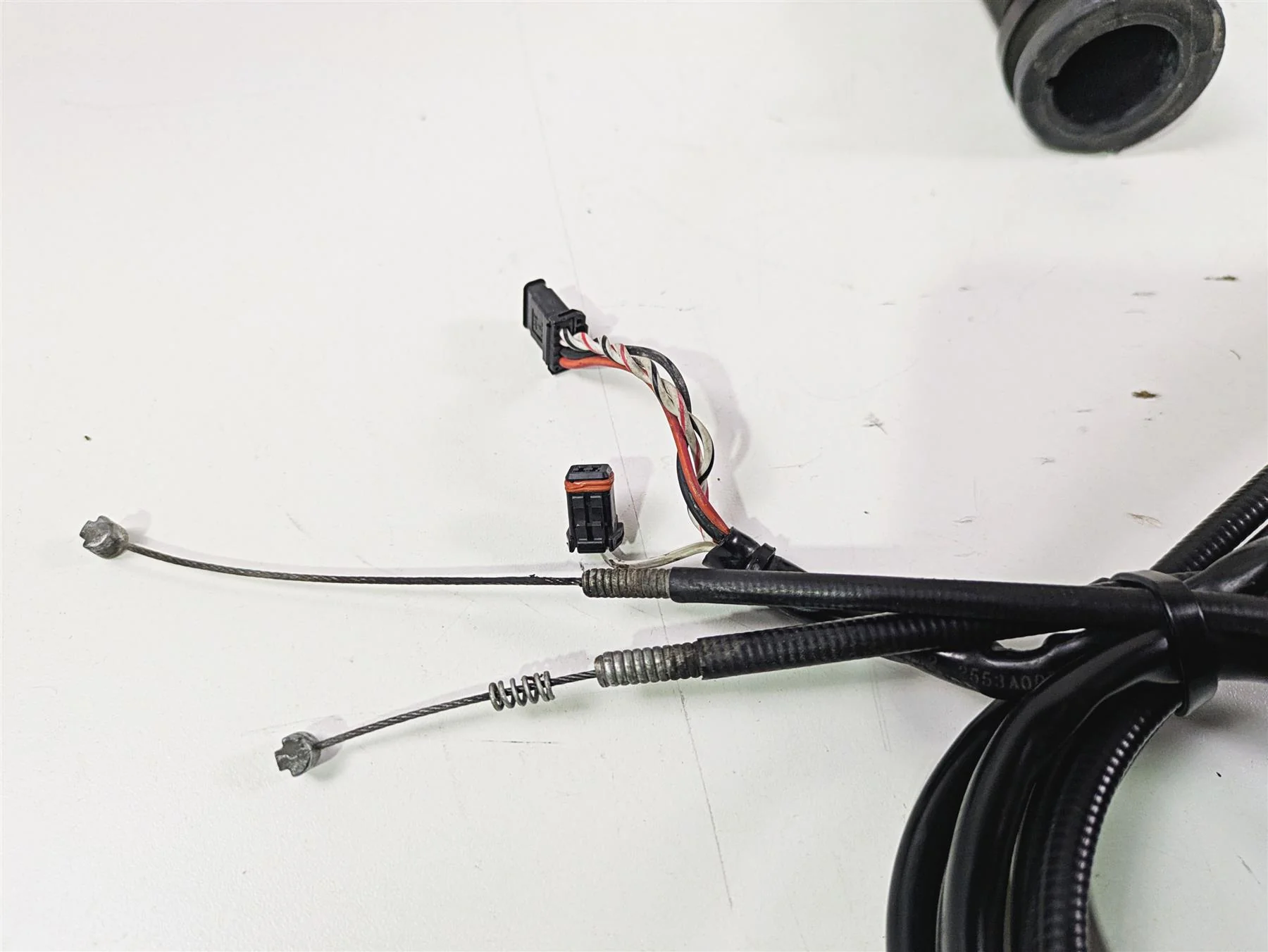 2014 Harley FLS Softail Slim Right Hand Throttle Control Switch 72948-12 - Image 11